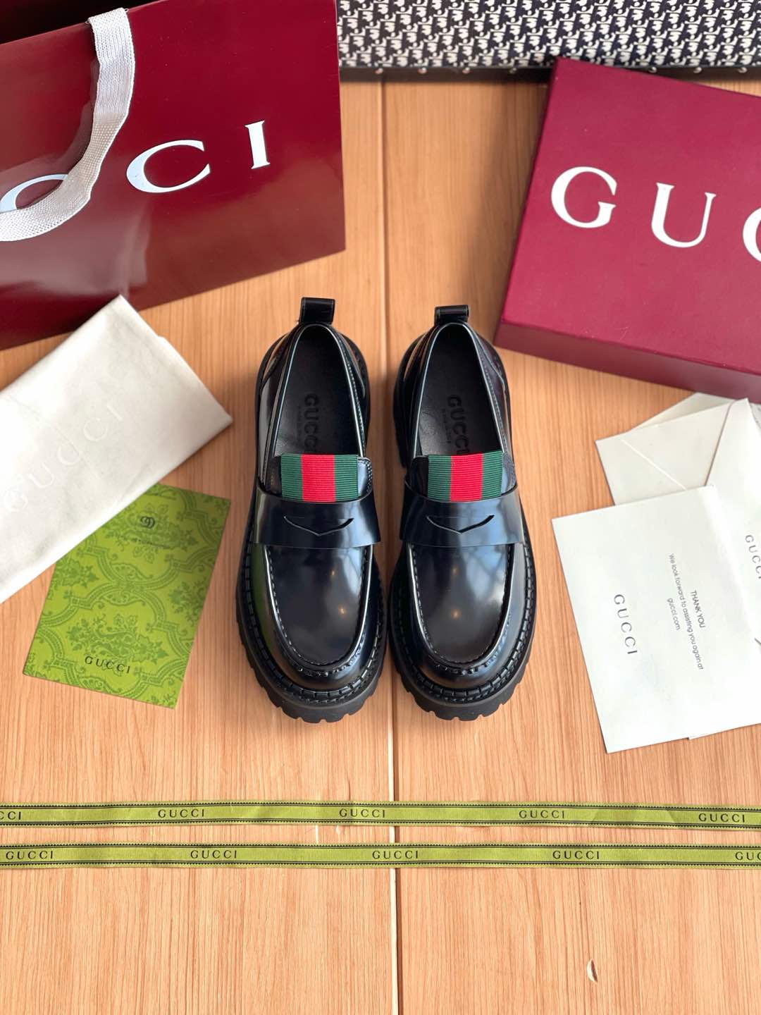 NO:235642,Gucci loafers shoes are purchased and developed and developed by Zp, all customized materials, exclusive mold opening sole, all details are shipped together, and even the packaging is the same as the genuine one. Size: Women's 35-40, Loafers, Gucci, Loafers19860909Gucci乐福鞋整双鞋子采购Zp开发打造,全部定制材料,独家开模大底,细节全部对版出货,连包装也做到跟正品一样.码数:女35-40,乐福鞋,gucci,loafers,Women's Shoes