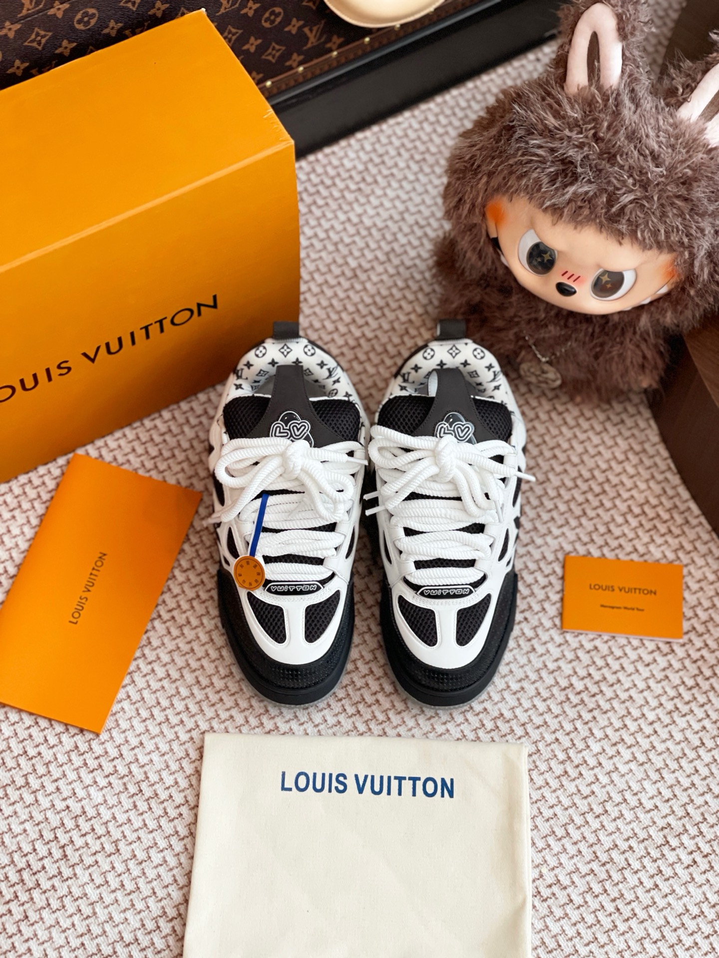 NO:230285,LV skate series: Zp-procurement, all customized materials, exclusive mold opening sole, all details are shipped together, and even the packaging is the same as the genuine one. Size 38-45, casual shoes/sports shoes, louis vuitton, sneakers19860909LV skate系列 整双鞋子采购Zp开发打造,全部定制材料,独家开模大底,细节全部对版出货,连包装也做到跟正品一样.码数男38-45,休闲鞋/运动鞋,louis vuitton,sneakers,Women's Shoes