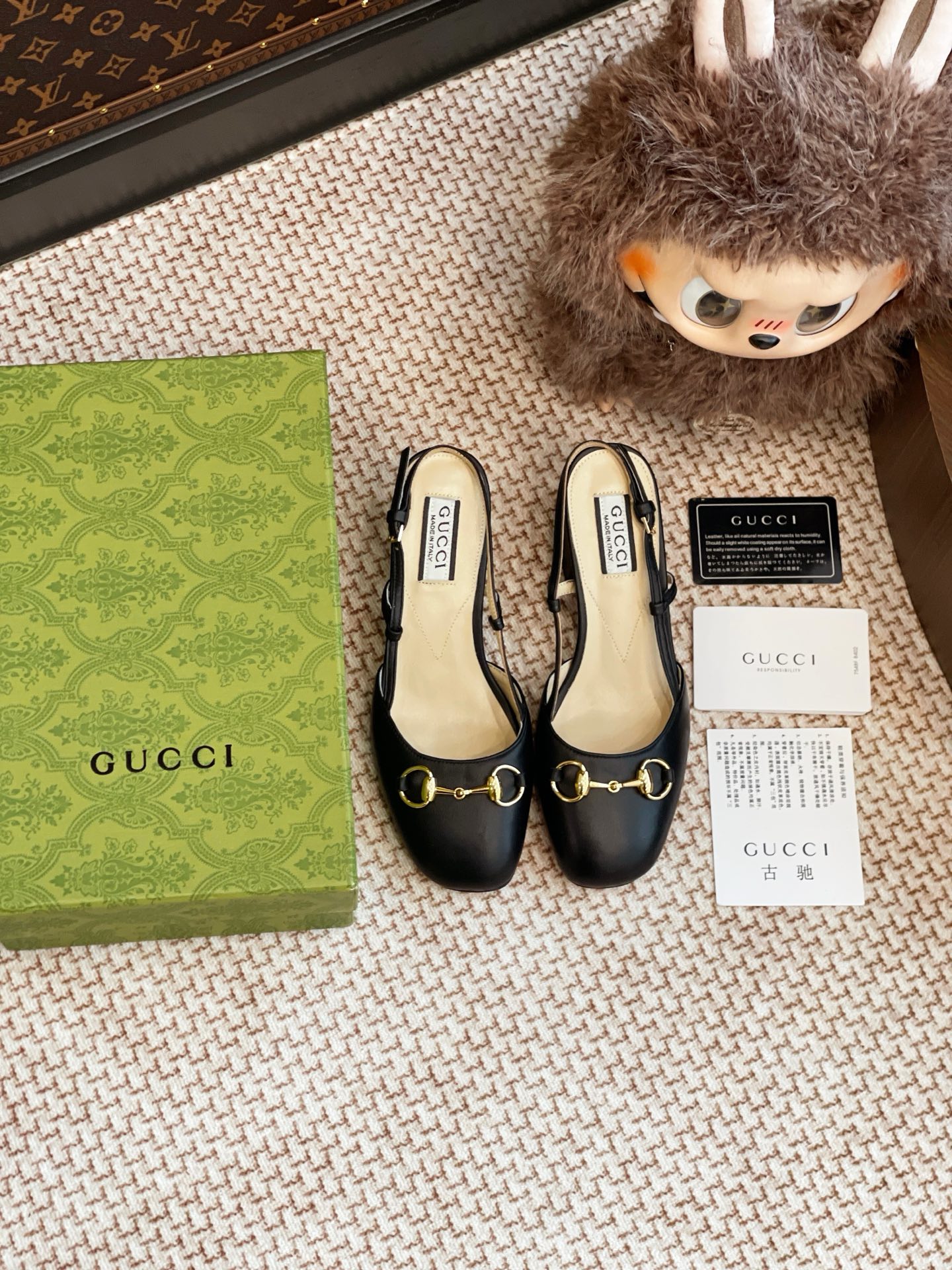 NO:230265,Gucci mid-heel sandals are purchased and developed for the whole pair of shoes, developed and created with all customized materials, exclusive mold opening and outsole, all details are shipped together, and even the packaging is the same as the genuine one. Size: 35-40, single shoes, gucci, sandals19860909Gucci 中跟凉鞋整双鞋子采购Zp开发打造,全部定制材料,独家开模大底,细节全部对版出货,连包装也做到跟正品一样.码数:35-40,单鞋,gucci,sandals,Women's Shoes