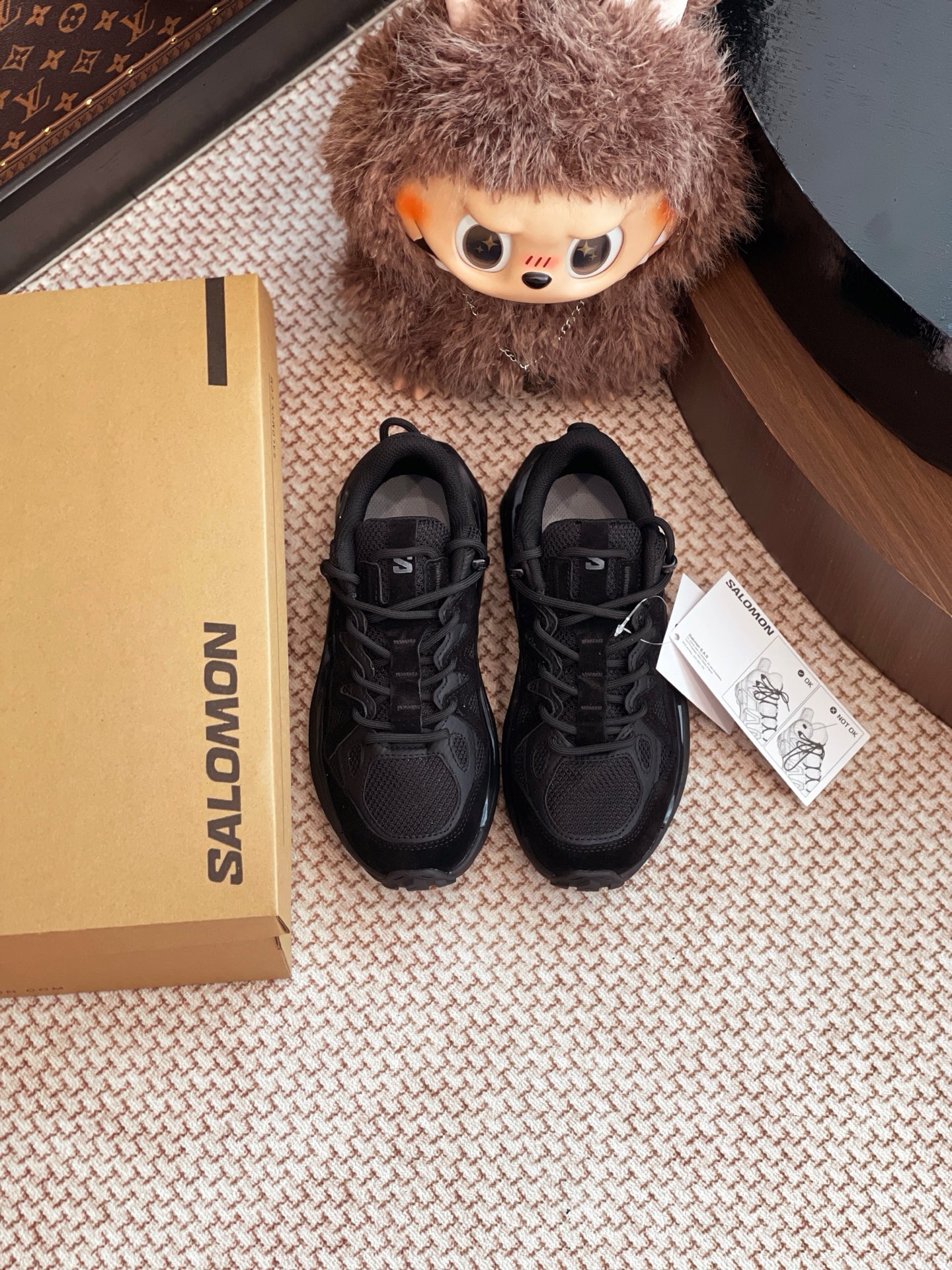 NO:225354,SALOMON sports shoes are purchased and developed and created by Zp, all customized materials, exclusive mold opening sole, all details are shipped together, and even the packaging is the same as the genuine one. Size: 36-45, casual shoes/sports shoes, sneakers19860909SALOMON运动鞋整双鞋子采购Zp开发打造,全部定制材料,独家开模大底,细节全部对版出货,连包装也做到跟正品一样.码数:36-45,休闲鞋/运动鞋,sneakers,Women's Shoes
