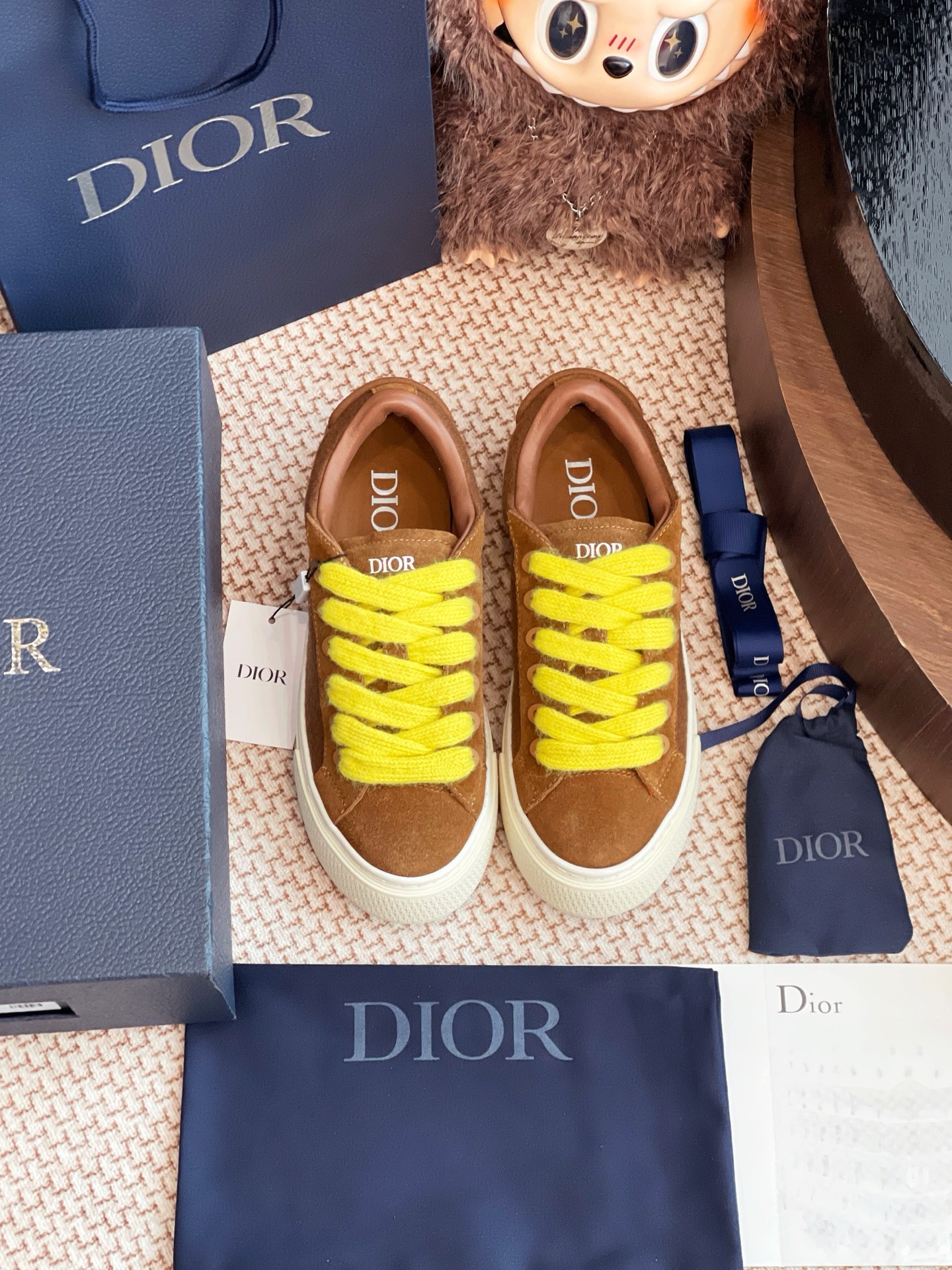NO:258750,Dior x Hilton Nel series shoes are purchased and developed by Zp, all customized materials, exclusive mold opening sole, all details are shipped together, and even the packaging is the same as the genuine one. Size: 35-45, casual shoes/sports shoes, dior, sneakers19860909Dior x Hilton Nel系列整双鞋子采购Zp开发打造,全部定制材料,独家开模大底,细节全部对版出货,连包装也做到跟正品一样.码数:35-45,休闲鞋/运动鞋,dior,sneakers,Women's Shoes