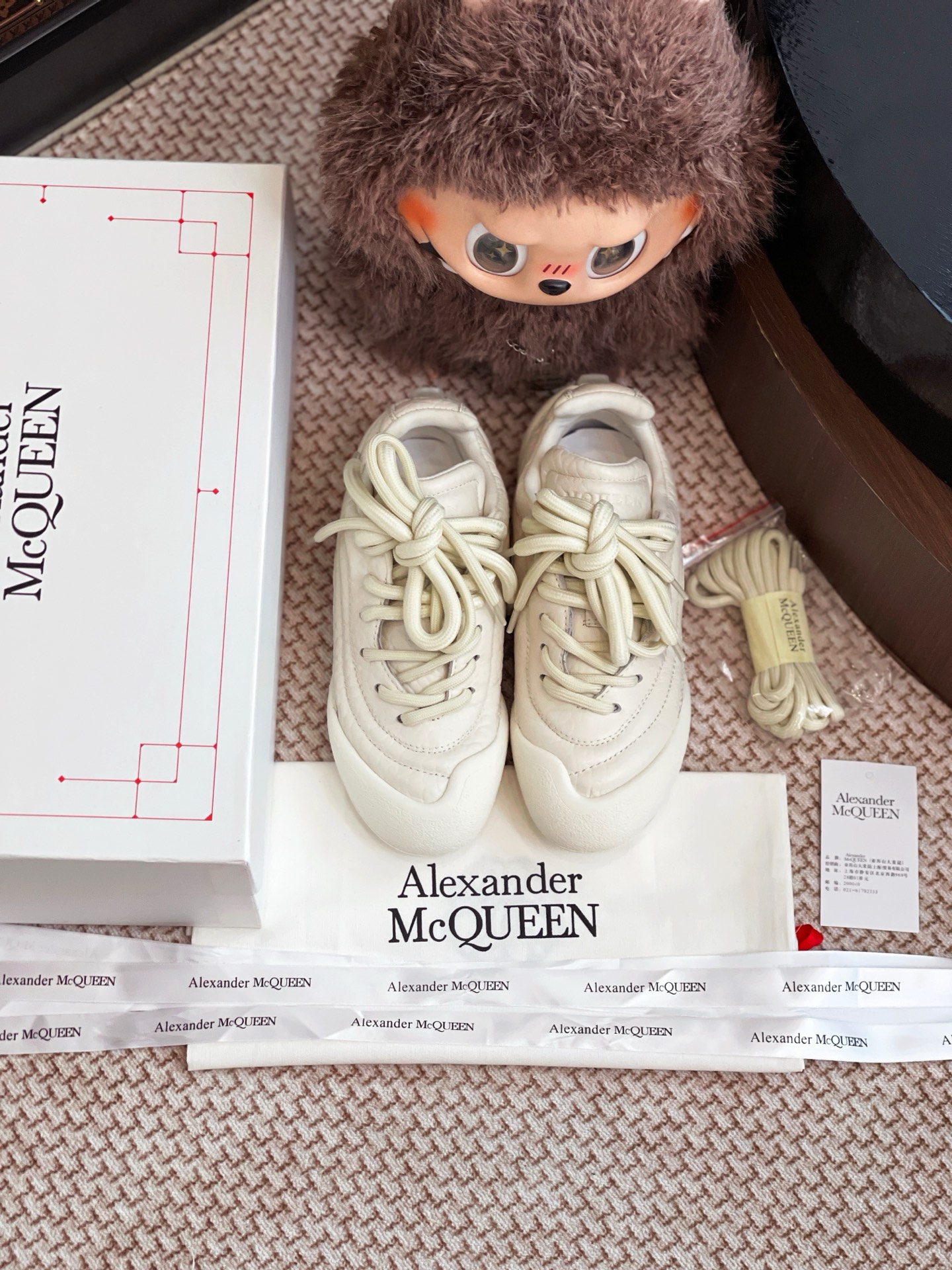 NO:250343,Women's McQueen bread shoes are purchased and developed for the whole pair of shoes. All customized materials are customized, exclusive mold opening sole, all details are shipped together, and even the packaging is the same as the genuine one. Size: Women's 35-40 Men's 39-45, casual shoes/sports shoes, alexander mcqueen, sneakers19860909女 男麦昆面包鞋整双鞋子采购Zp开发打造,全部定制材料,独家开模大底,细节全部对版出货,连包装也做到跟正品一样.码数:女35-40 男39-45,休闲鞋/运动鞋,alexander mcqueen,sneakers,Women's Shoes