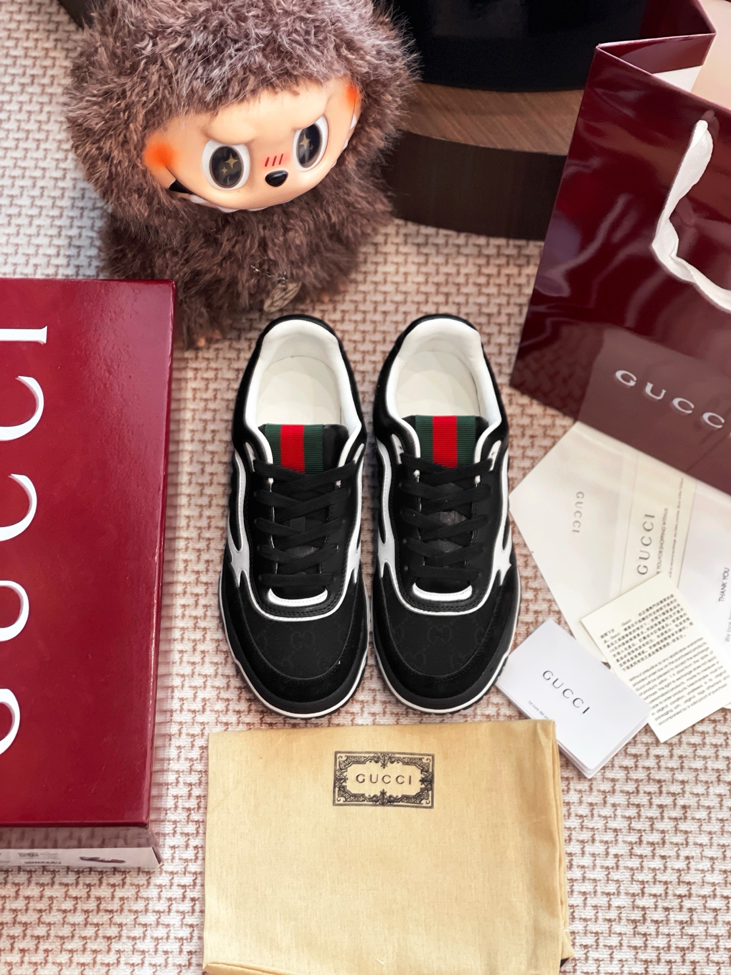 NO:241250,Gucci 25 new version of shoes is purchased and developed for Zp, all customized materials, exclusive mold opening sole, all details are shipped together, and even the packaging is the same as the genuine one. Size: 35-45, casual shoes/sports shoes, gucci, sneakers19860909Gucci 25新款版鞋整双鞋子采购Zp开发打造,全部定制材料,独家开模大底,细节全部对版出货,连包装也做到跟正品一样.码数:35-45,休闲鞋/运动鞋,gucci,sneakers,Women's Shoes