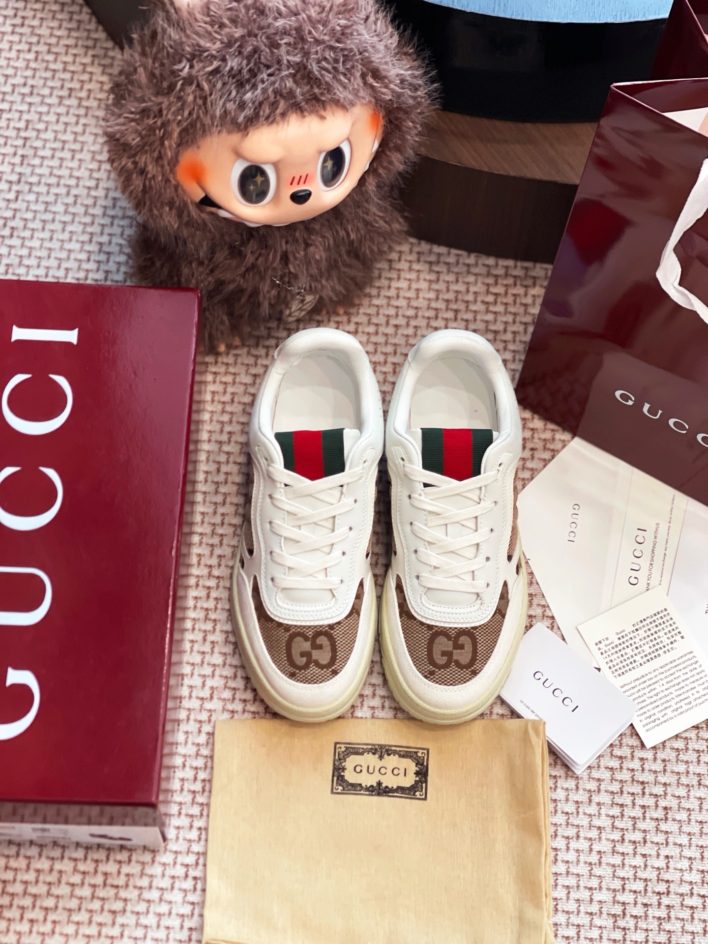 NO:241239,Gucci 25 new version of shoes is purchased and developed for Zp, all customized materials, exclusive mold opening sole, all details are shipped together, and even the packaging is the same as the genuine one. Size: 35-45, casual shoes/sports shoes, gucci, sneakers19860909Gucci 25新款版鞋整双鞋子采购Zp开发打造,全部定制材料,独家开模大底,细节全部对版出货,连包装也做到跟正品一样.码数:35-45,休闲鞋/运动鞋,gucci,sneakers,Women's Shoes