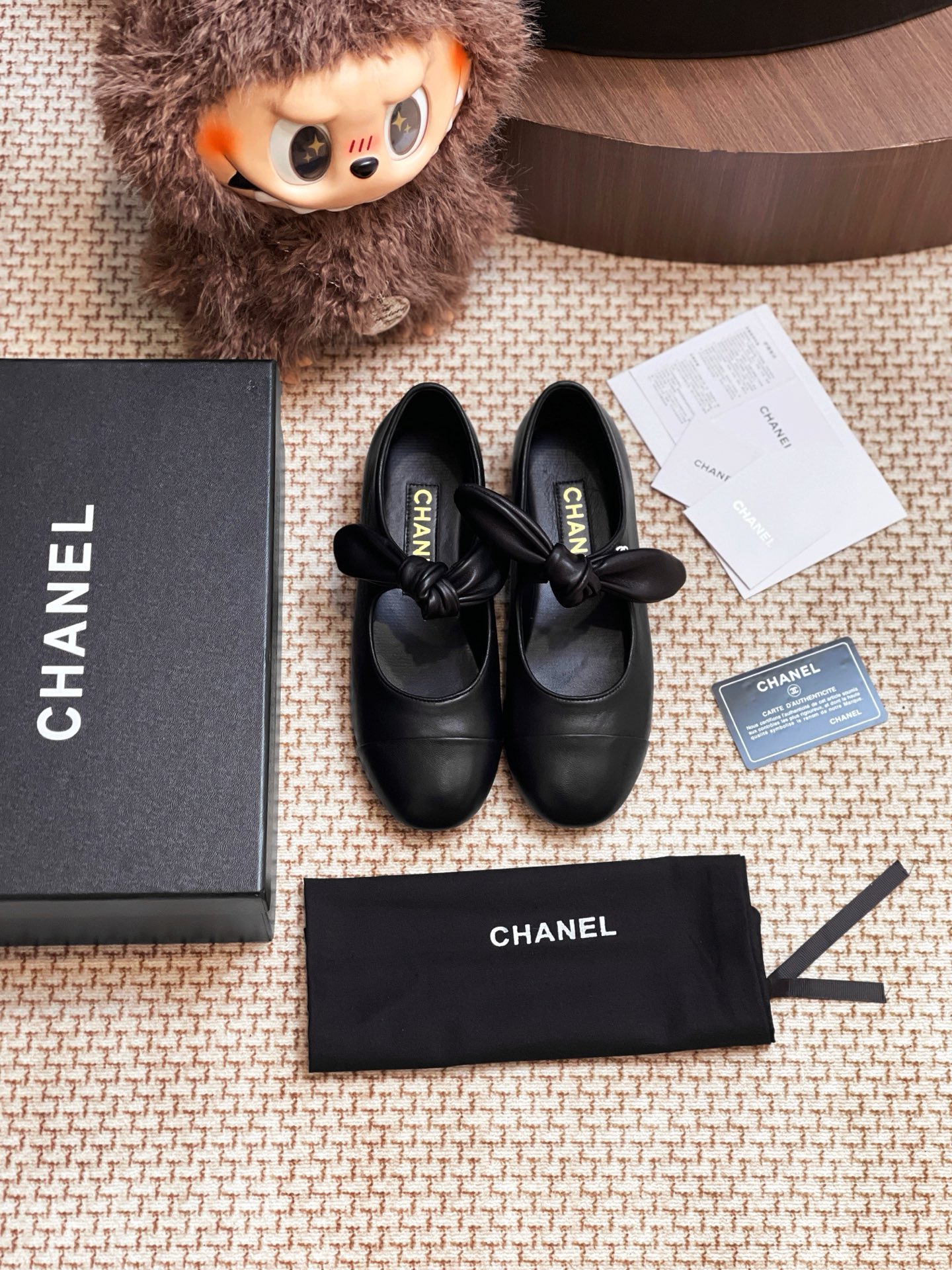 NO:244345,CHANEL 25 new genuine leather sole single shoes are purchased and developed for Zp, all customized materials, exclusive mold opening sole, all details are shipped together, and even the packaging is the same as the genuine one. Size: 35-40, single shoes, chanel19860909CHANEL 25新款真皮底单鞋整双鞋子采购Zp开发打造,全部定制材料,独家开模大底,细节全部对版出货,连包装也做到跟正品一样.码数:35-40,单鞋,chanel,Women's Shoes