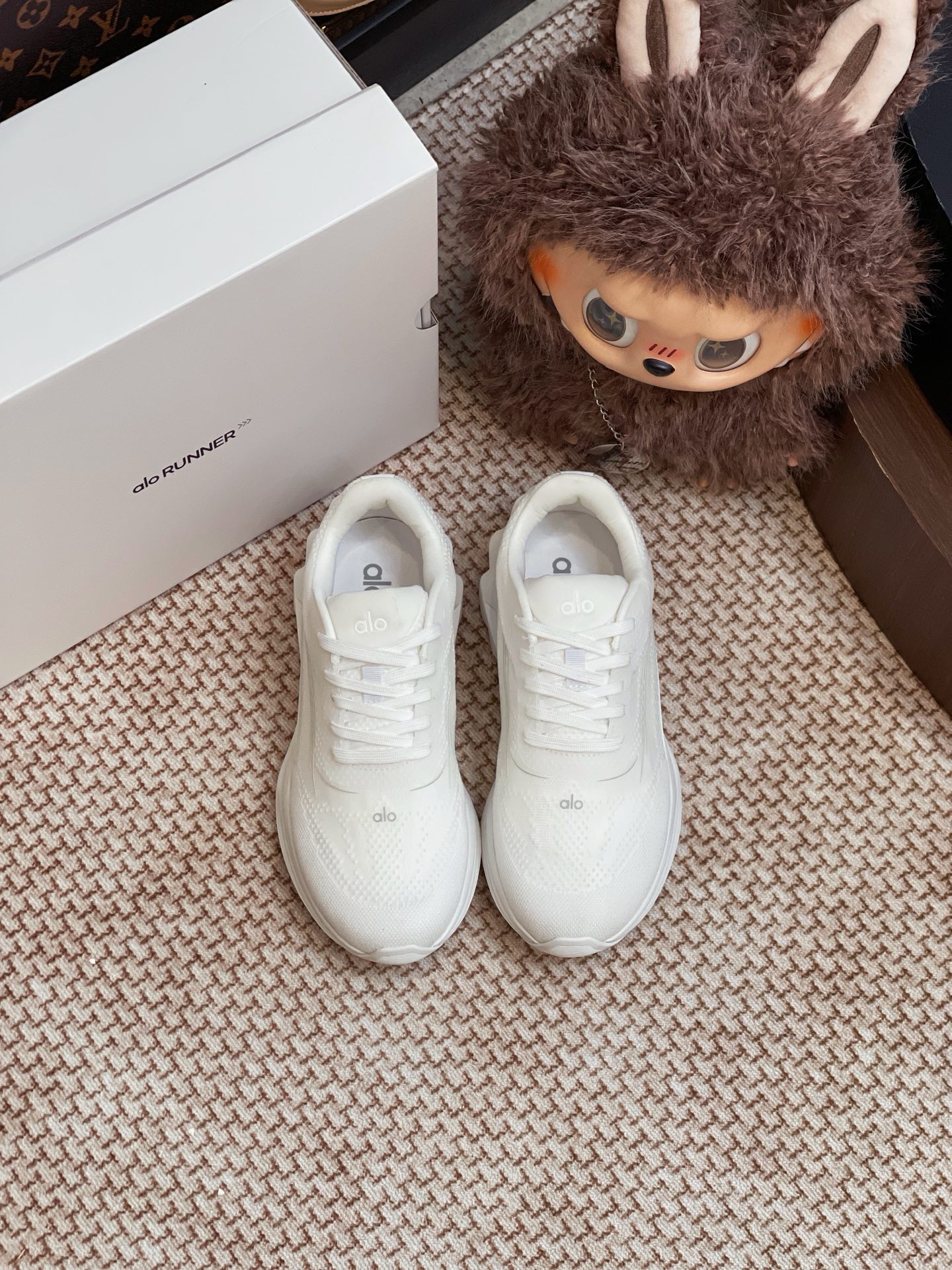 NO:382647,alo casual sneakers whole pair of shoes are purchased and developed by Zp, all customized materials, exclusive mold opening sole, all details are shipped together, and even the packaging is the same as the genuine one. Size: Women 35-40 Men 39-45 (Women 40 Men 45 Customized, no return or exchange), casual shoes/sneakers, sneakers19860909alo 休闲运动鞋整双鞋子采购Zp开发打造,全部定制材料,独家开模大底,细节全部对版出货,连包装也做到跟正品一样.码数:女35-40 男39-45（女40 男45 订做不退换）,休闲鞋/运动鞋,sneakers,Women's Shoes