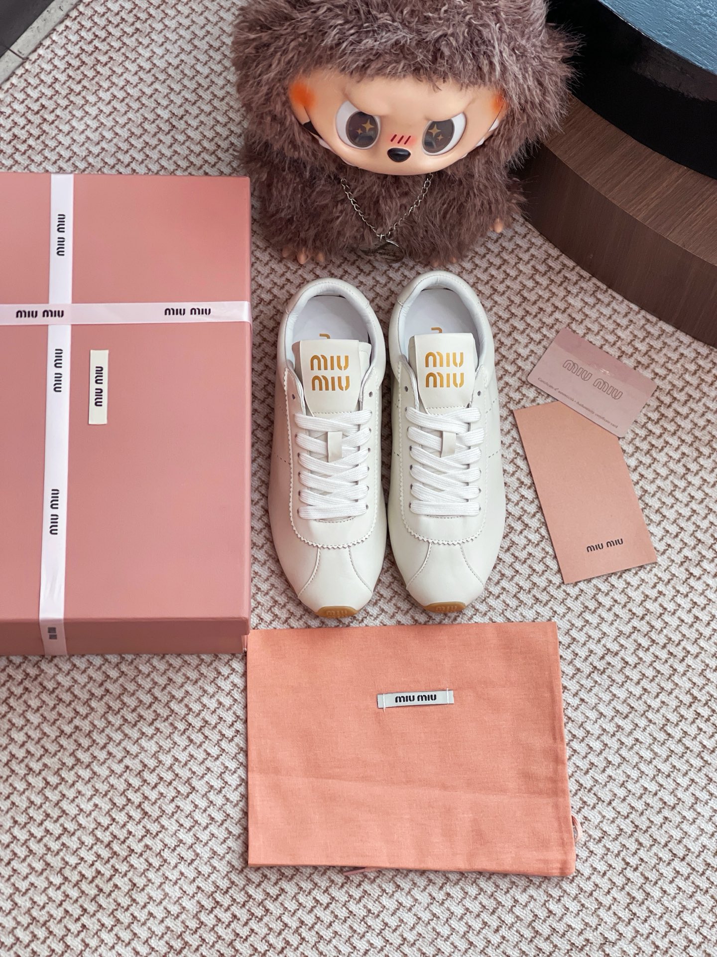 NO:409509,Miumiu Dexue Shoes are purchased and developed for Zp, all customized materials, exclusive mold opening sole, all details are shipped together, and even the packaging is the same as the genuine one. Size: 35-40, casual shoes/sports shoes, miumiu, sneakers19860909miumiu 德训鞋整双鞋子采购Zp开发打造,全部定制材料,独家开模大底,细节全部对版出货,连包装也做到跟正品一样.码数:35-40,休闲鞋/运动鞋,miumiu,sneakers,Women's Shoes