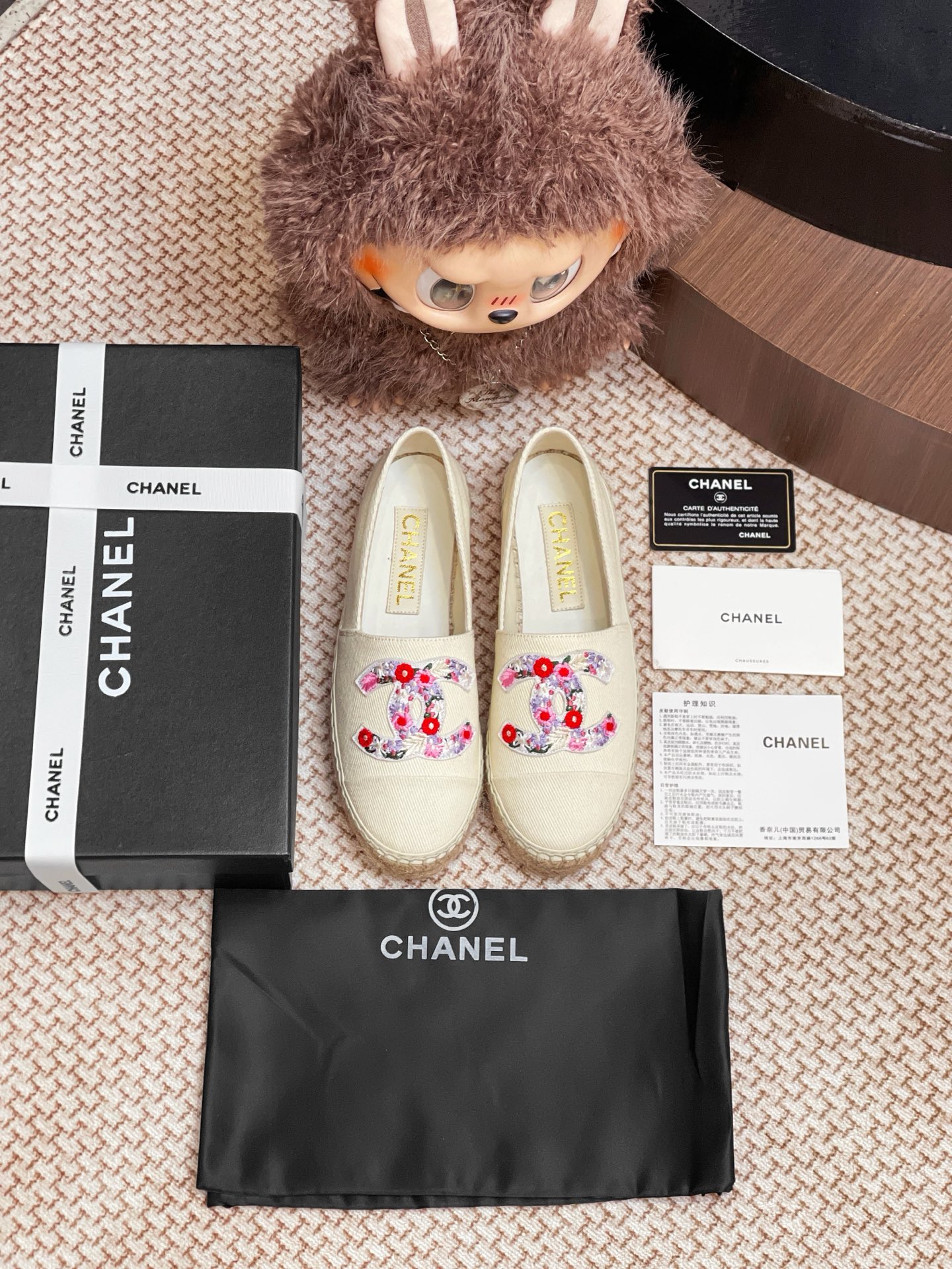 NO:409519,Chanel Fisherman's Shoes are purchased and developed for Zp, all customized materials, exclusive mold opening sole, all details are shipped together, and even the packaging is the same as the genuine one. Size: 35-41 (41 is not returned or exchanged), Fisherman's Shoes, chanel, espadrilles19860909香奈儿 渔夫鞋整双鞋子采购Zp开发打造,全部定制材料,独家开模大底,细节全部对版出货,连包装也做到跟正品一样.码数:35-41（41不退换）,渔夫鞋,chanel,espadrilles,Women's Shoes