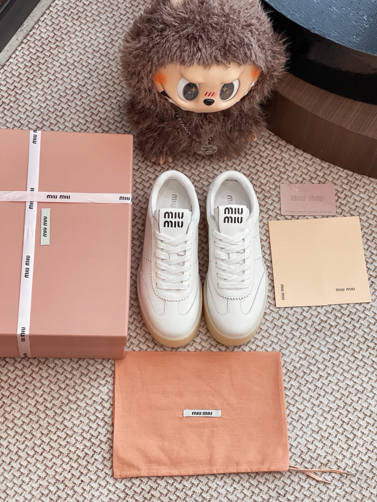 NO:409483,Miumiu thick sole shoes are purchased and developed for Zp, all customized materials, exclusive mold opening sole, all details are shipped together, and even the packaging is the same as the genuine one. Size: 35-40, casual shoes/sports shoes, miumiu, sneakers19860909miumiu 厚底鞋整双鞋子采购Zp开发打造,全部定制材料,独家开模大底,细节全部对版出货,连包装也做到跟正品一样.码数:35-40,休闲鞋/运动鞋,miumiu,sneakers,Women's Shoes