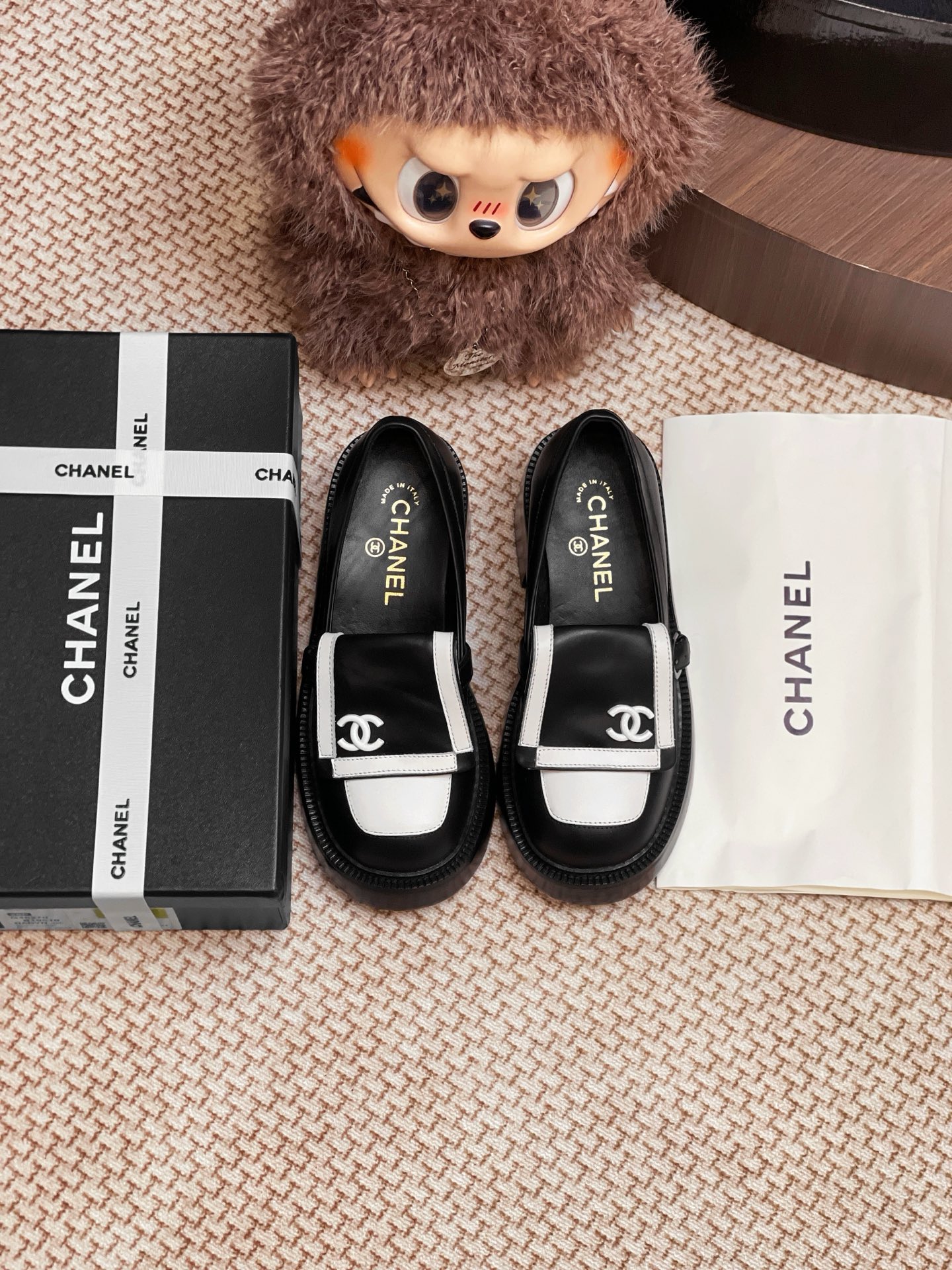NO:414743,CHANEL retro loafer shoes are purchased and developed by Zp, all customized materials, exclusive mold opening sole, all details are shipped together, and even the packaging is the same as the genuine one. Number of sizes: 35-40 (40 custom made without return or exchange), loafers, chanel, loafers19860909CHANEL 复古乐福鞋整双鞋子采购Zp开发打造,全部定制材料,独家开模大底,细节全部对版出货,连包装也做到跟正品一样.码数:35-40（40订做不退换）,乐福鞋,chanel,loafers,Women's Shoes