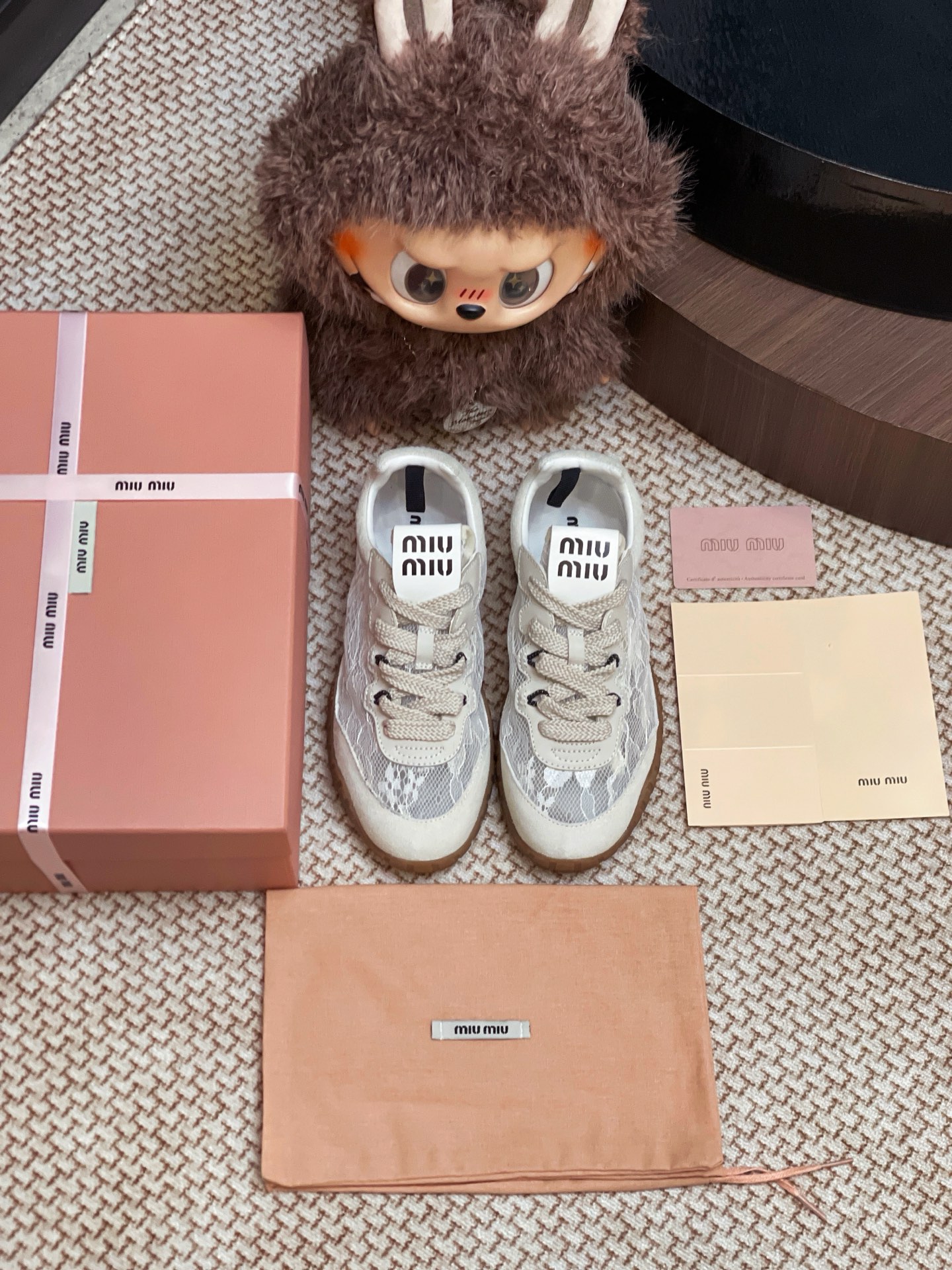 NO:417071,Miumiu Lace Dessert Shoes are purchased and developed for Zp, all customized materials, exclusive mold opening sole, all details are shipped together, and even the packaging is the same as the genuine one. Size: 35-40 (40 custom made without return or exchange), casual shoes/sports shoes, miumiu, sneakers19860909Miumiu 蕾丝德训鞋整双鞋子采购Zp开发打造,全部定制材料,独家开模大底,细节全部对版出货,连包装也做到跟正品一样.码数:35-40（40订做不退换）,休闲鞋/运动鞋,miumiu,sneakers,Women's Shoes