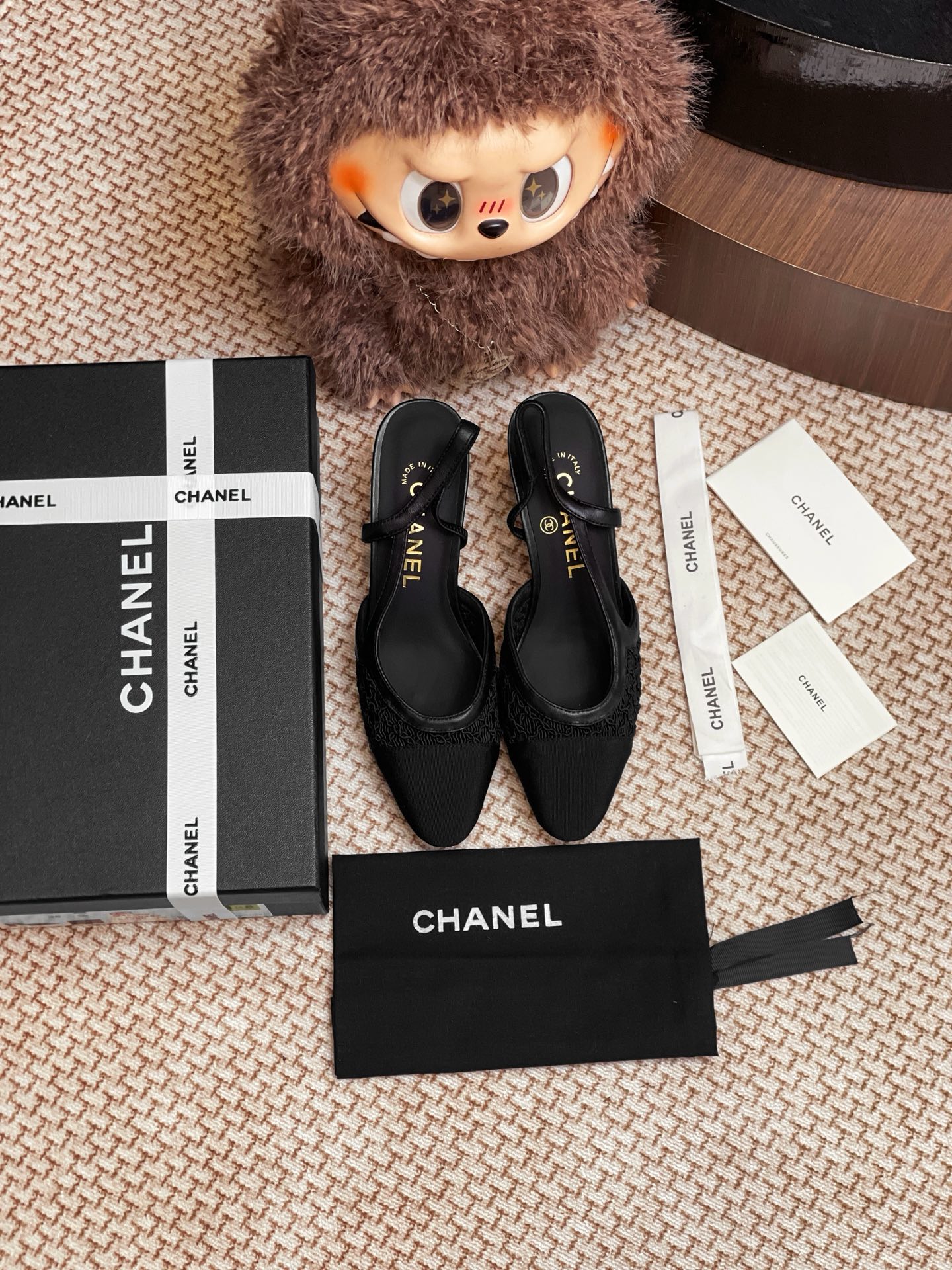 NO:421338,CHANEL lace sandals mid-heel shoes are purchased and developed and built with Zp, all customized materials, exclusive mold opening sole, all details are shipped together, and even the packaging is the same as the genuine one. Size: 35-41 (40 41 custom made without return or exchange), sandals, chanel, sandals19860909CHANEL 蕾丝凉鞋 中跟整双鞋子采购Zp开发打造,全部定制材料,独家开模大底,细节全部对版出货,连包装也做到跟正品一样.码数:35-41（40 41订做不退换）,凉鞋,chanel,sandals,Women's Shoes