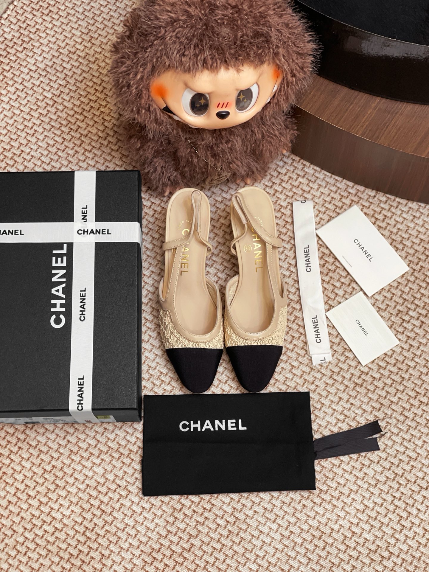 NO:421348,CHANEL lace sandals are purchased and developed for the whole pair of shoes. All customized materials are customized, exclusive mold opening sole, all details are shipped together, and even the packaging is the same as the genuine one. Size: 35-41 (40 41 custom made without return or exchange), sandals, chanel, sandals19860909CHANEL 蕾丝凉鞋整双鞋子采购Zp开发打造,全部定制材料,独家开模大底,细节全部对版出货,连包装也做到跟正品一样.码数:35-41（40 41订做不退换）,凉鞋,chanel,sandals,Women's Shoes