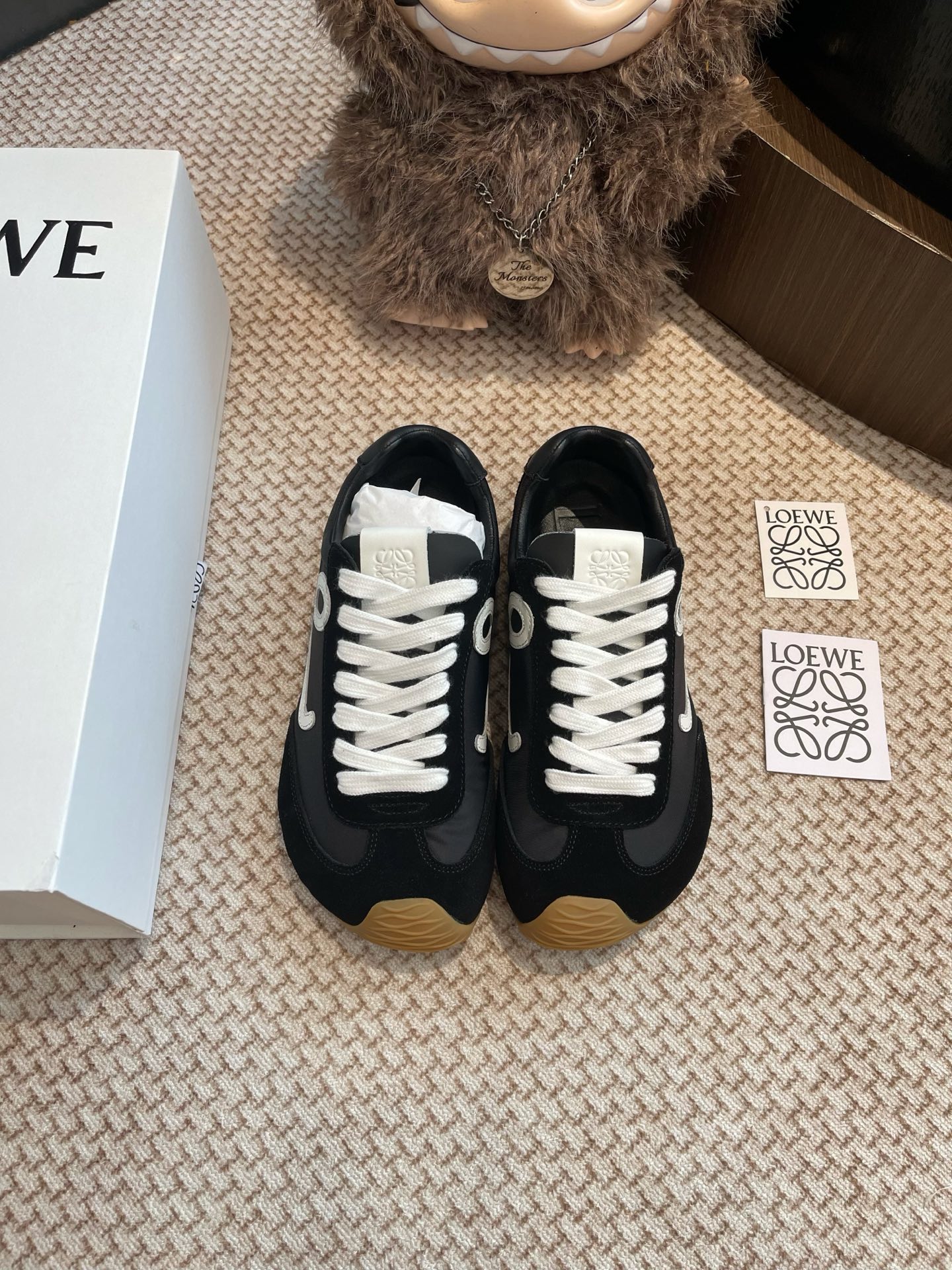 NO:493113,LOEWE classic casual shoes are purchased and developed for Zp, all customized materials, exclusive mold opening sole, all details are shipped together, and even the packaging is the same as the genuine one. Size: Women 35-40 Men 39-44, casual shoes/sports shoes, loewe, sneakers19860909LOEWE 经典休闲鞋整双鞋子采购Zp开发打造,全部定制材料,独家开模大底,细节全部对版出货,连包装也做到跟正品一样.码数:女35-40 男39-44,休闲鞋/运动鞋,loewe,sneakers,Women's Shoes