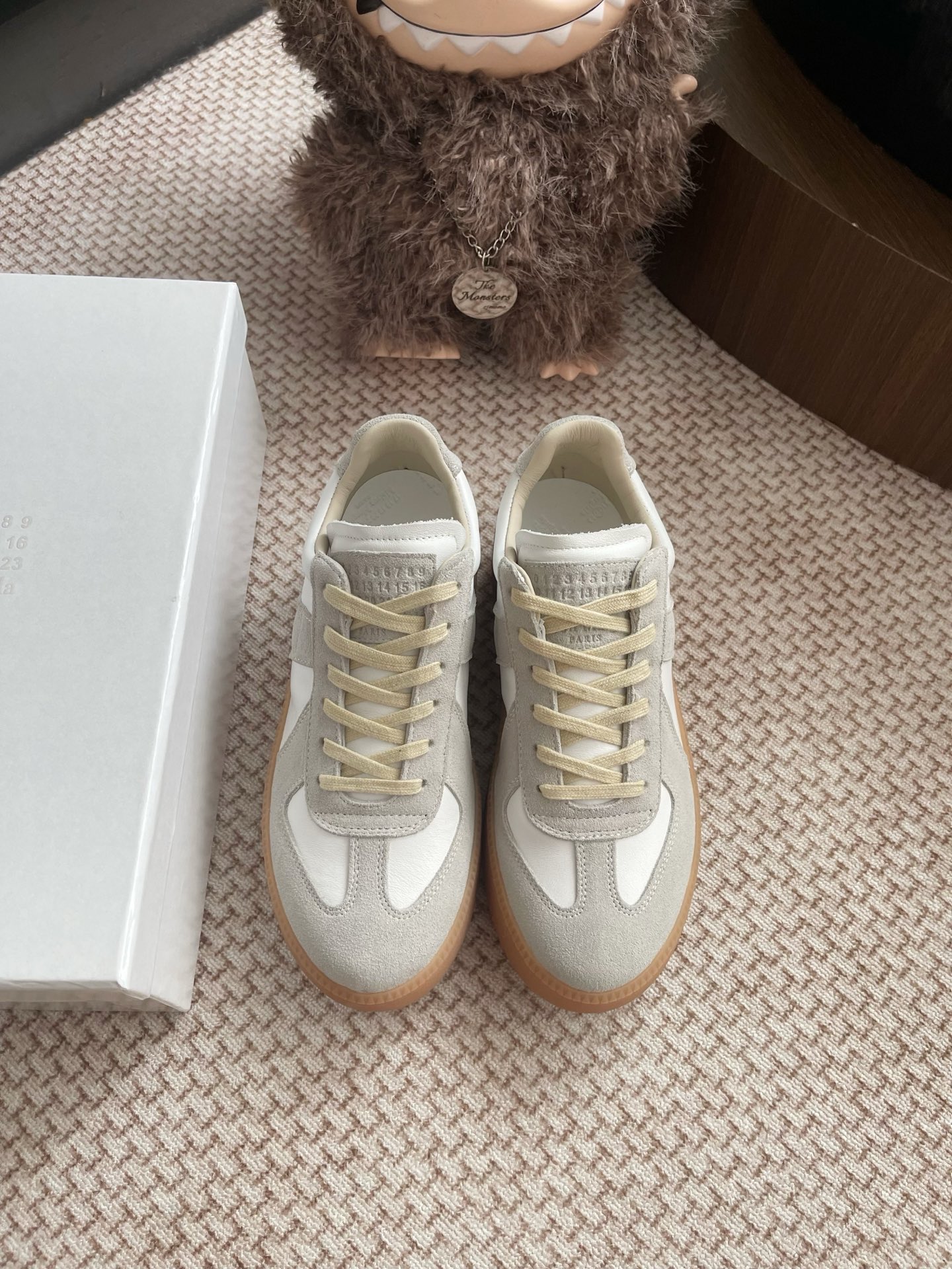 NO:512336,MM6 thick-soled Deshuo shoes are purchased and developed for Zp, all customized materials, exclusive mold opening sole, all details are shipped together, and even the packaging is the same as the genuine one. Size: 35-40, casual shoes/sports shoes, masion margiela, sneakers19860909MM6 厚底德训鞋整双鞋子采购Zp开发打造,全部定制材料,独家开模大底,细节全部对版出货,连包装也做到跟正品一样.码数:35-40,休闲鞋/运动鞋,masion margiela,sneakers,Women's Shoes