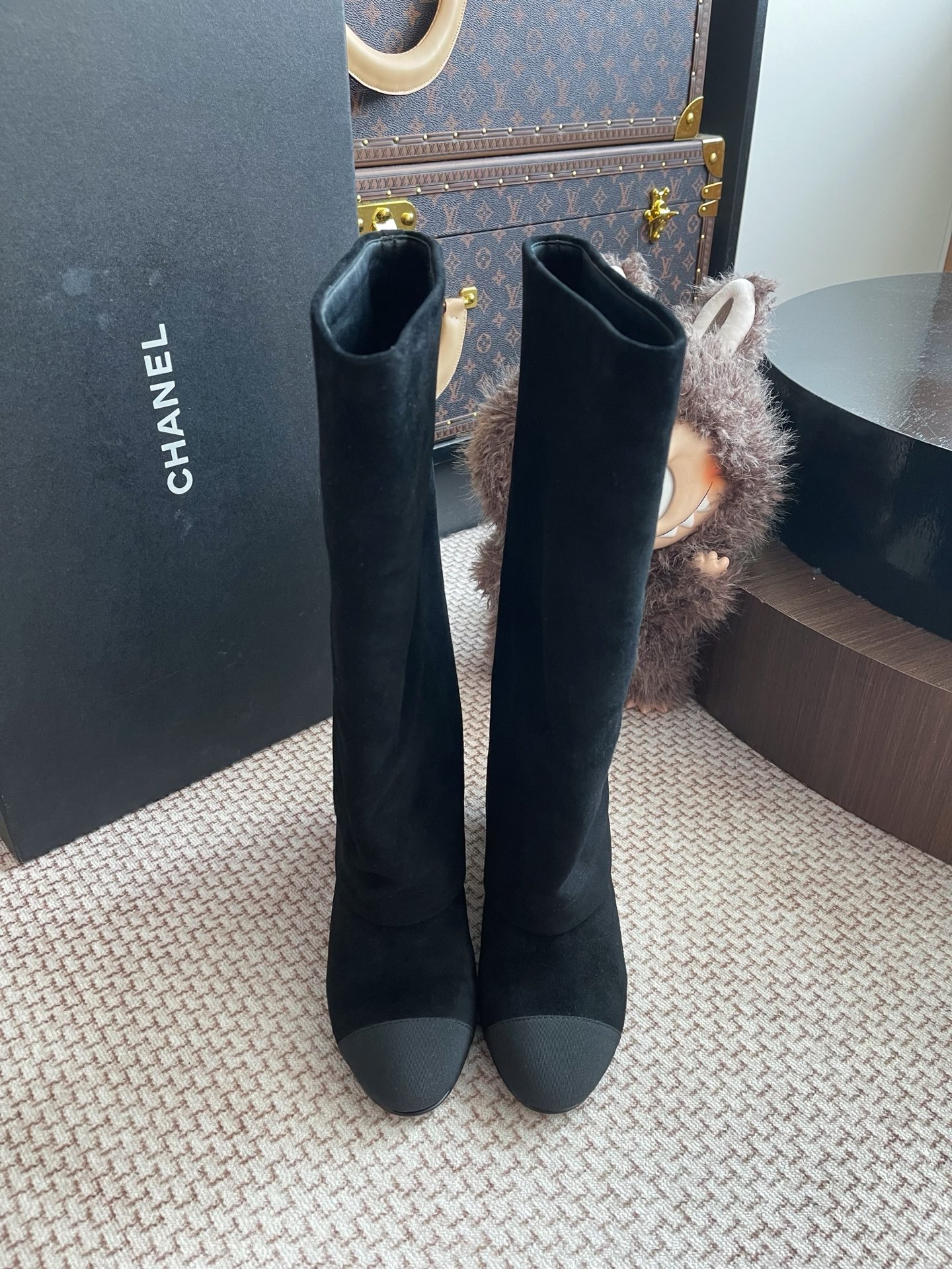 NO:558740,Chanel chip version is exclusively shipped. The entire pair of shoes is purchased and developed by ZP. All customized materials, exclusive molded soles, all details are shipped according to the version, and even the packaging is the same as the original. Code number 35-41 (40 41 custom-made is not returnable), boots, chanel, boots19860909香奈儿 芯片版本 独家出货 整双鞋子采购Zp开发打造,全部定制材料,独家开模大底,细节全部对版出货,连包装也做到跟正品一样.码数35-41（ 40 41定做不退换）,靴子,chanel,boots,Women's Shoes