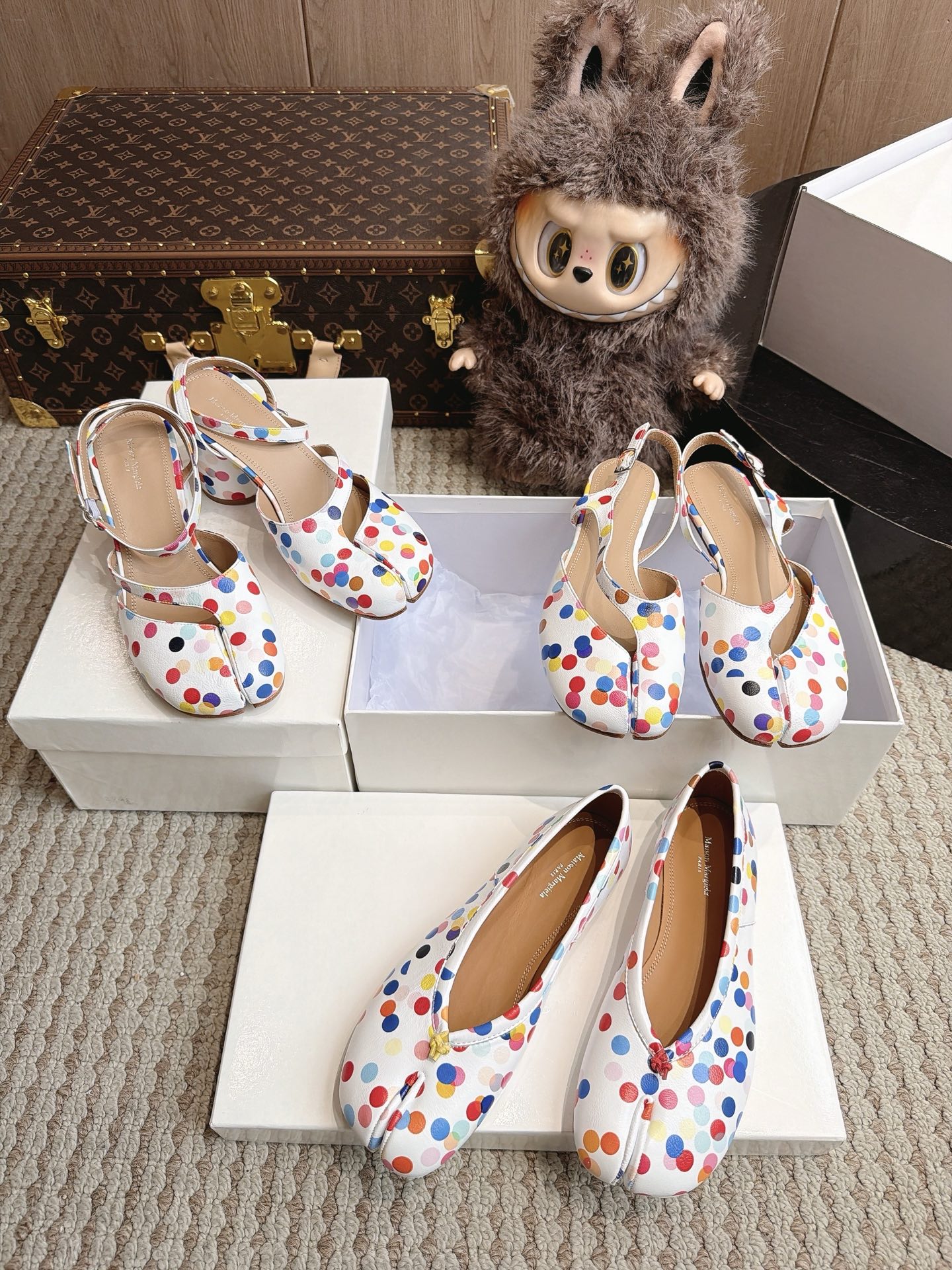 NO:887348,Counter synchronized 3 colors, split-toe shoes19860909专柜同步 3色齐发,分趾鞋,Women's Shoes