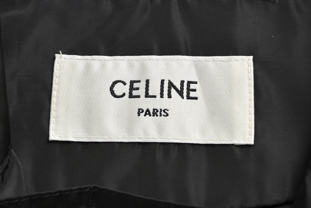 Celine/赛琳 23Fw 字母印花半拉链冲锋衣