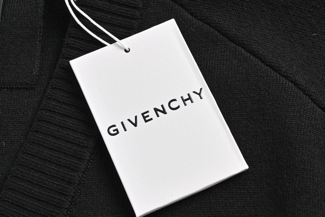 GIVENCHY/纪梵希 23Fw 锁扣毛衣开衫