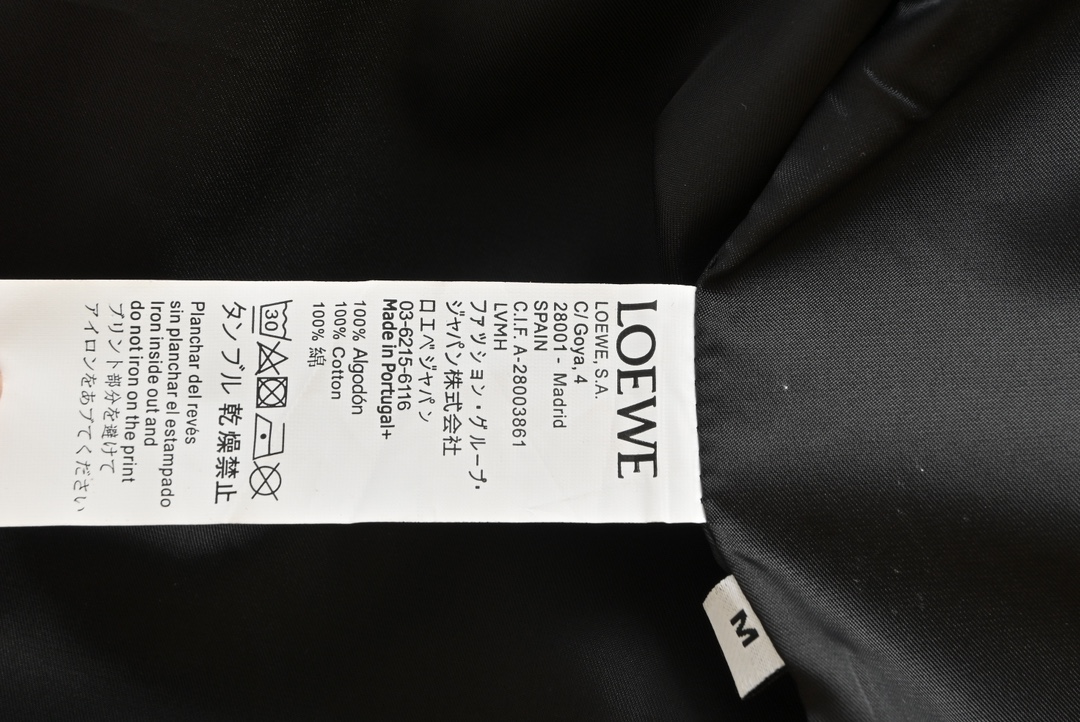 Loewe/罗意威 23Fw 胸口皮牌标识风衣外套