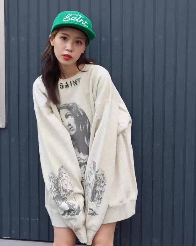 SaintMichael22Fw makes the upper body effect of a virgin print round-neck sweat