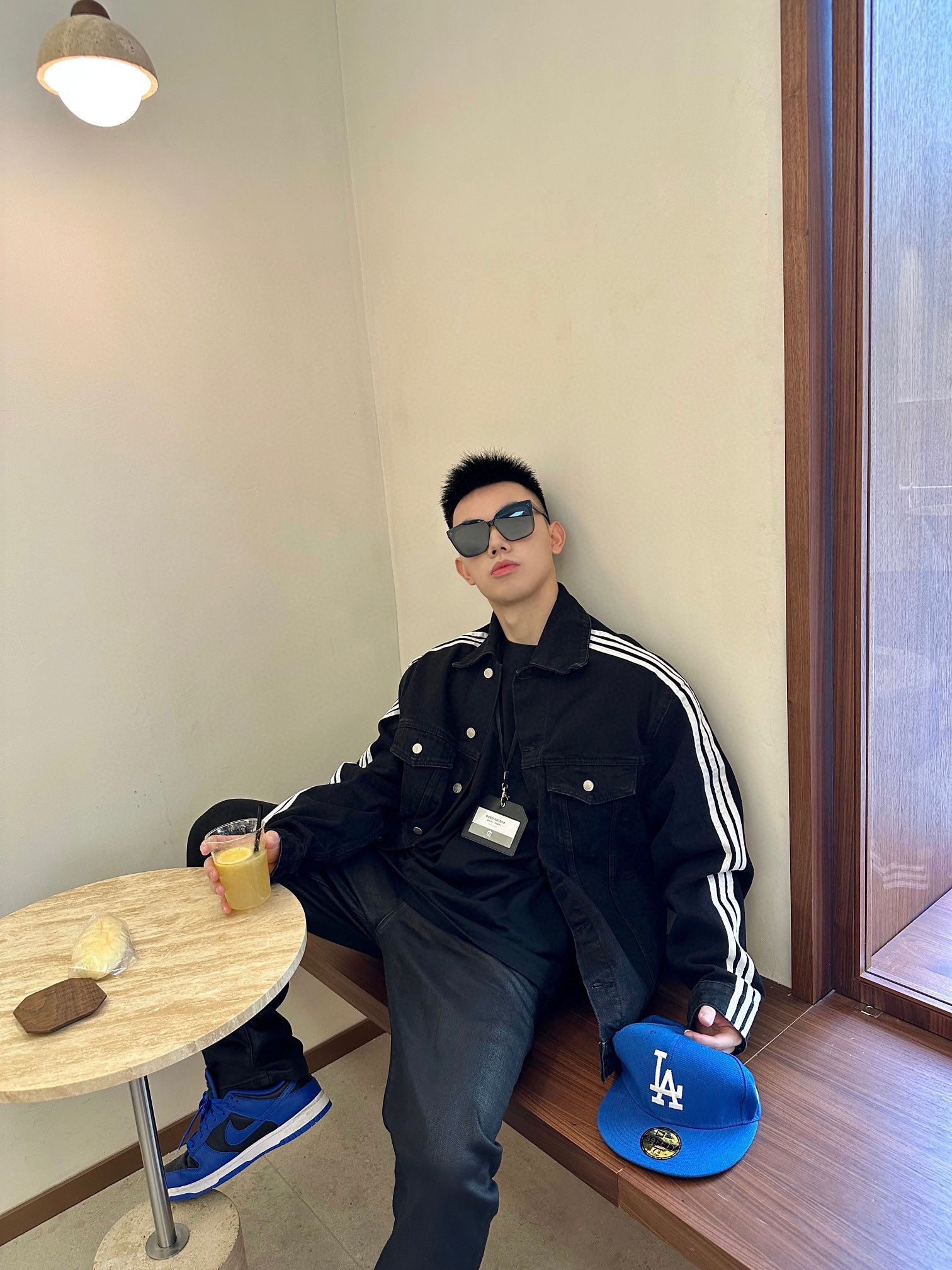 BalenciagaAdidas co-branded three-bar striped washed denim coat upper body effe