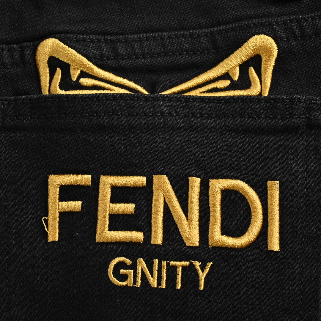 Fendi/芬迪 23Fw 后背口袋刺绣牛仔裤