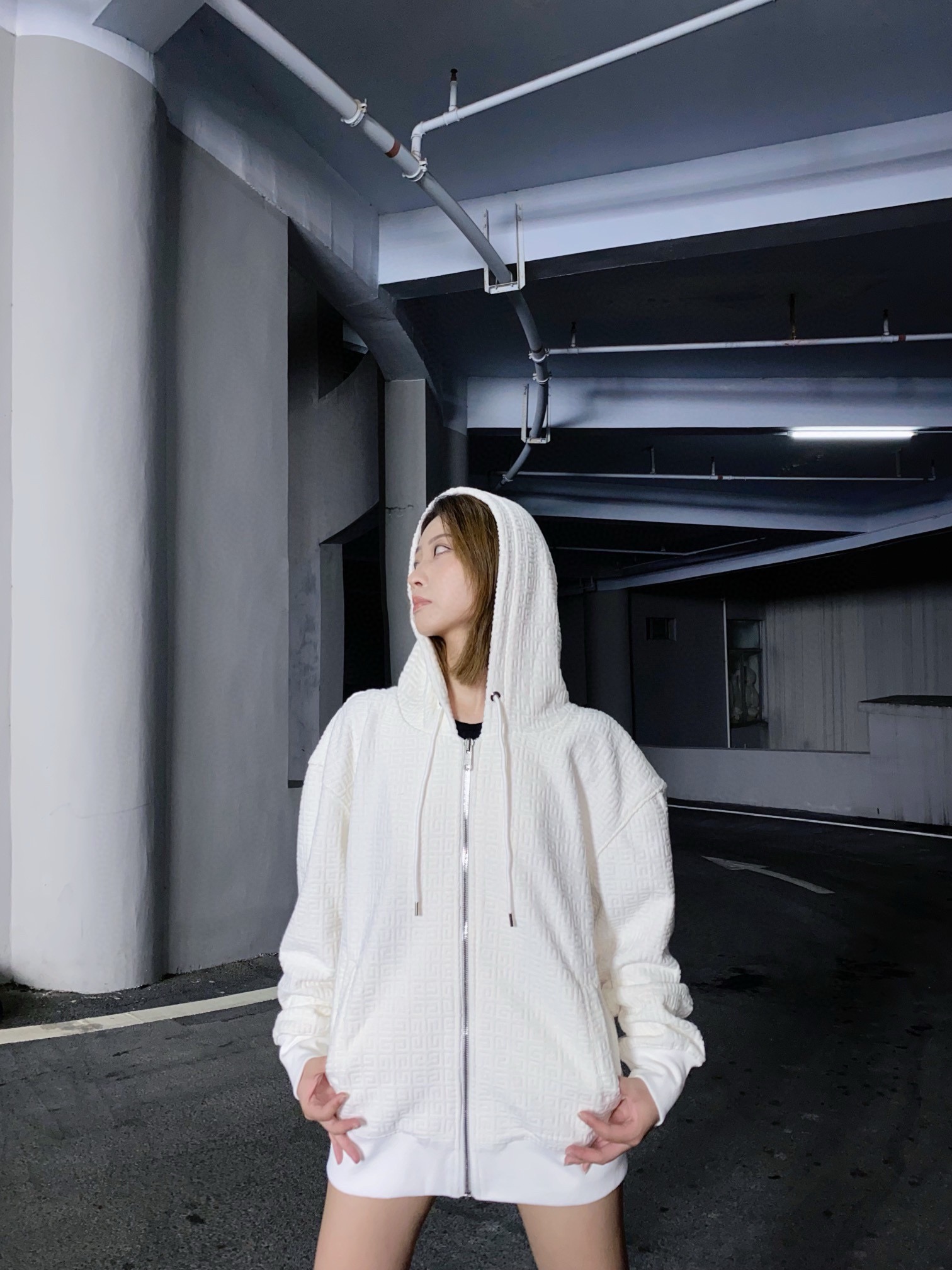 GIVENCHYGivenchy 23Fw full-print zipper hooded coat upper body effect