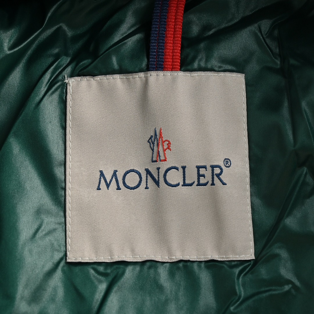 Moncler/蒙口 Maya长款羽绒服 作为常青款的玛雅