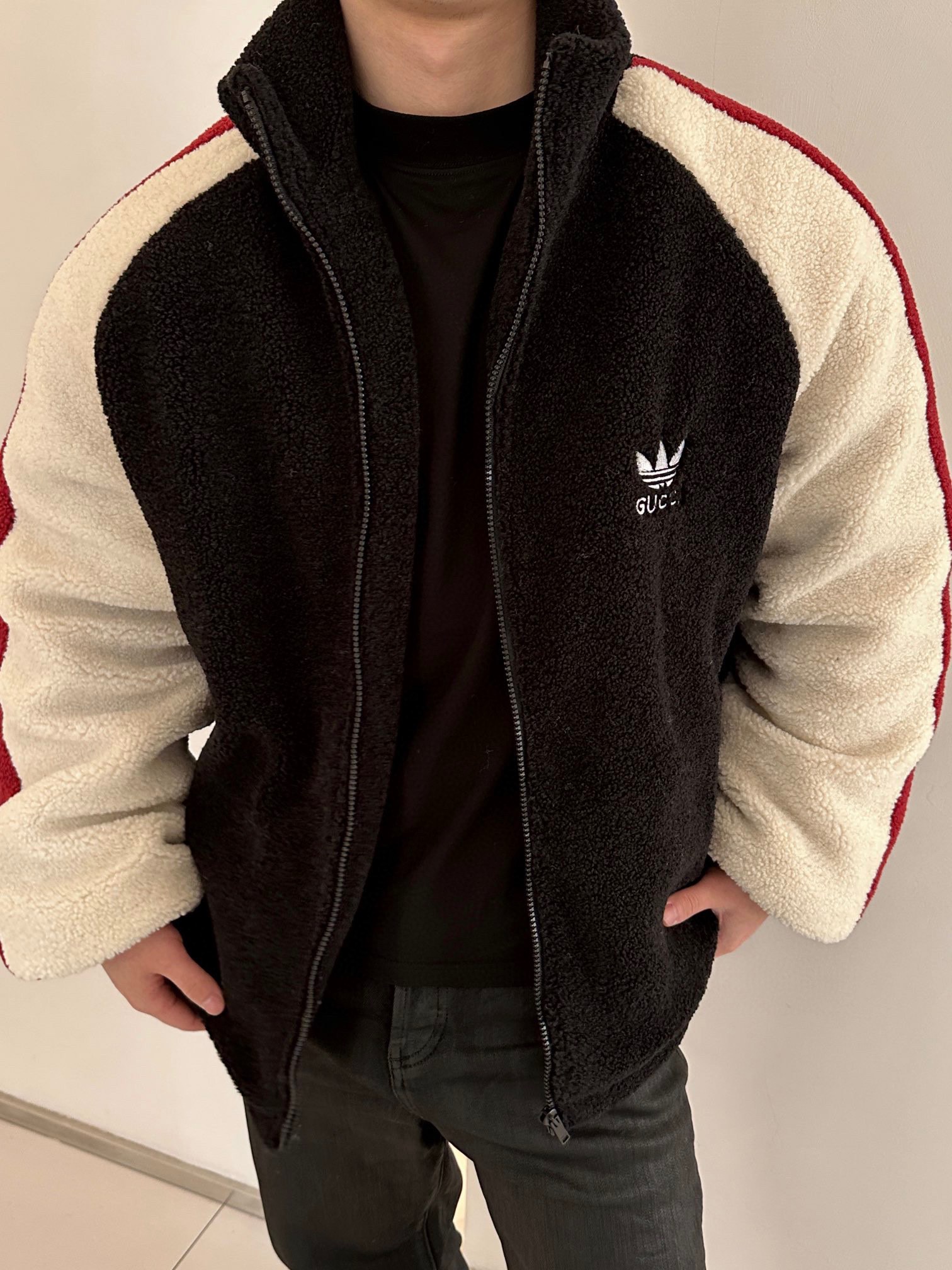 GucciAdidas23Fw clover embroidery logo lamb hair coat upper body effect