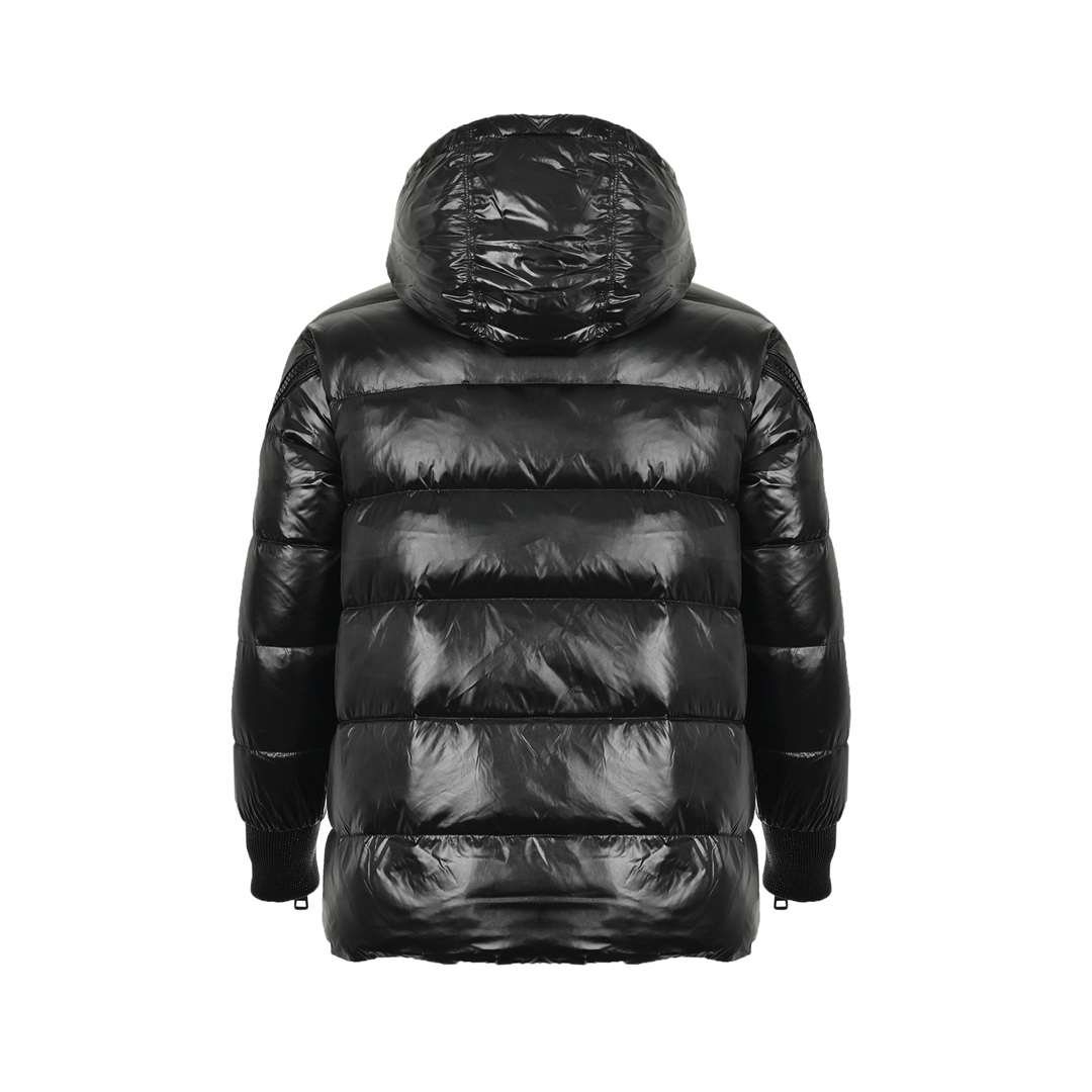 Moncler/蒙口 斜拉链羽绒服 年年红遍天的款