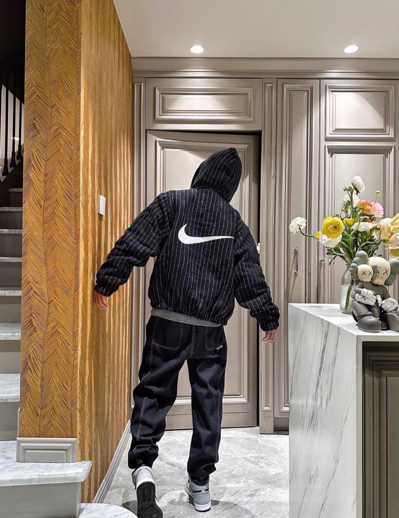 NikeStussy co-branded wool striped suit coat upper body effect