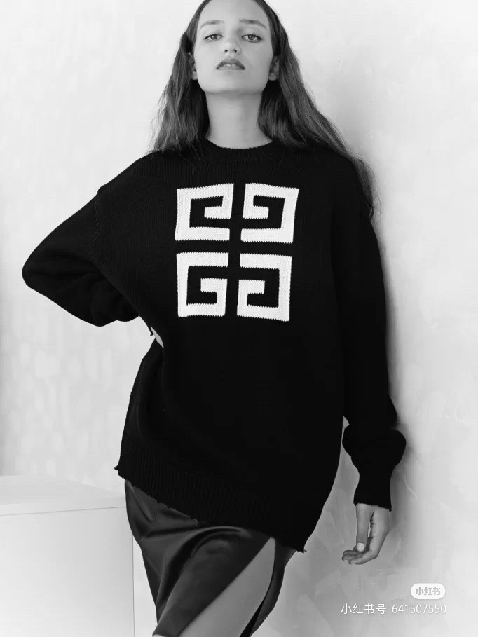 GIVENCHYGivenchy 23Fw jacquard 4Glogo round-neck sweater upper body effect