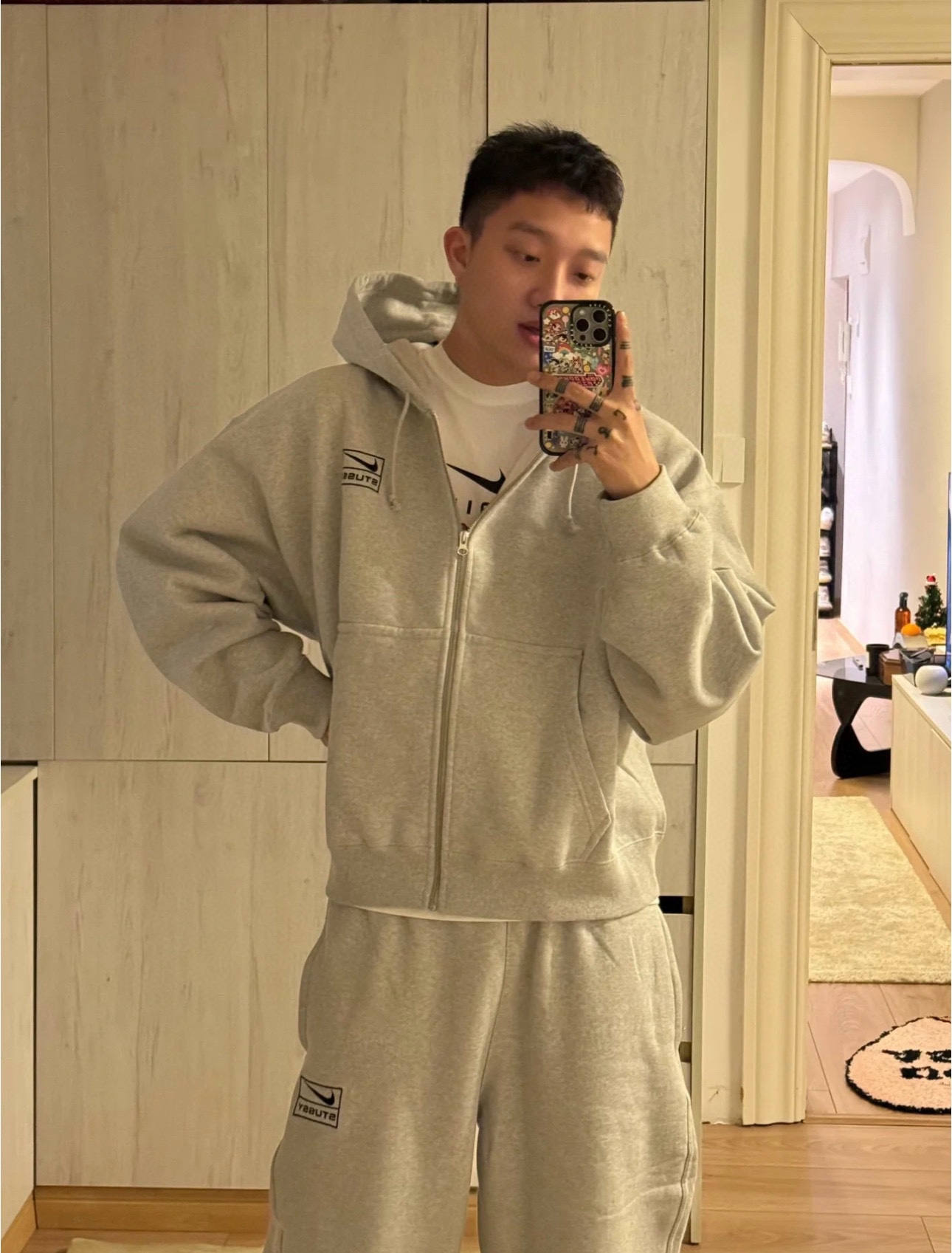 NikeStussy co-branded embroidered logo zipper hoodie coat upper body effect