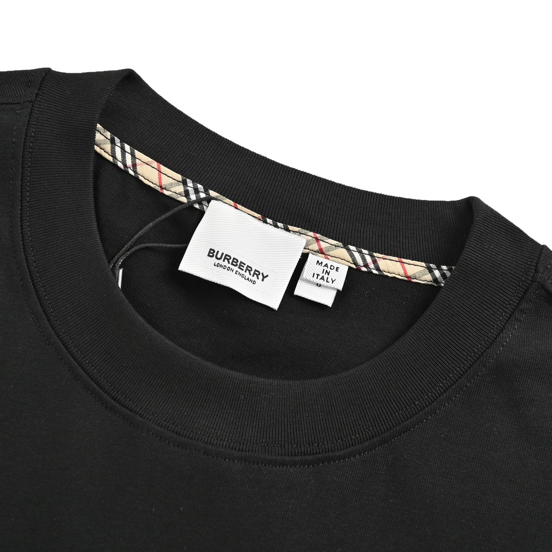 Burberry/巴宝莉 24ss 格纹骑士战马浮雕短袖黑色 白色