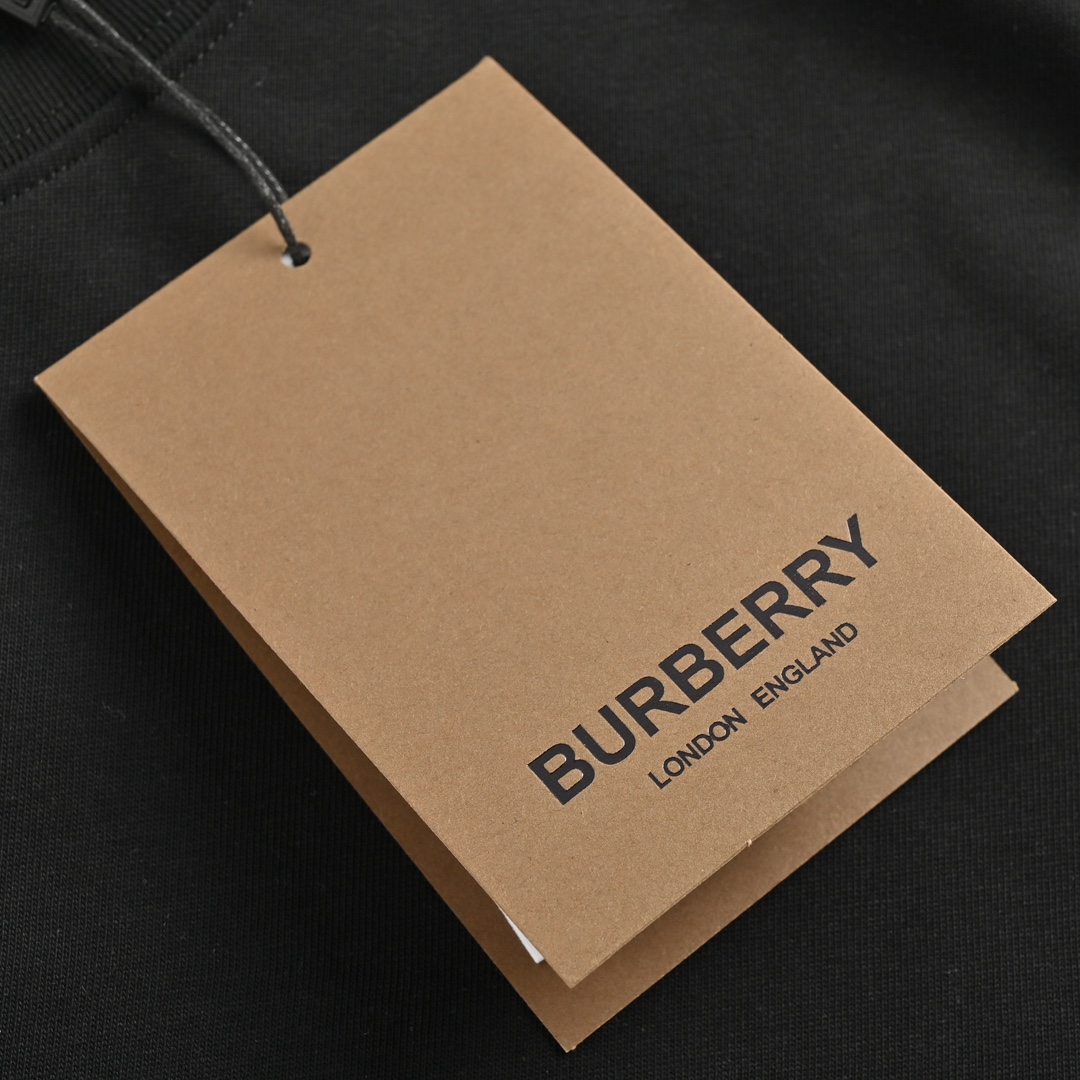 Burberry/巴宝莉 24ss 格纹骑士战马浮雕短袖黑色 白色