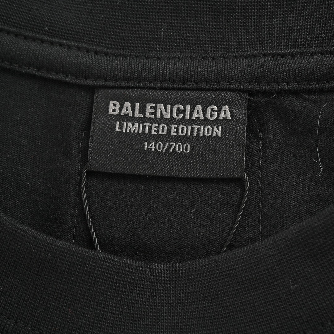 Balenciaga/巴黎世家 Music 胶囊系列龟裂箭头印花短袖