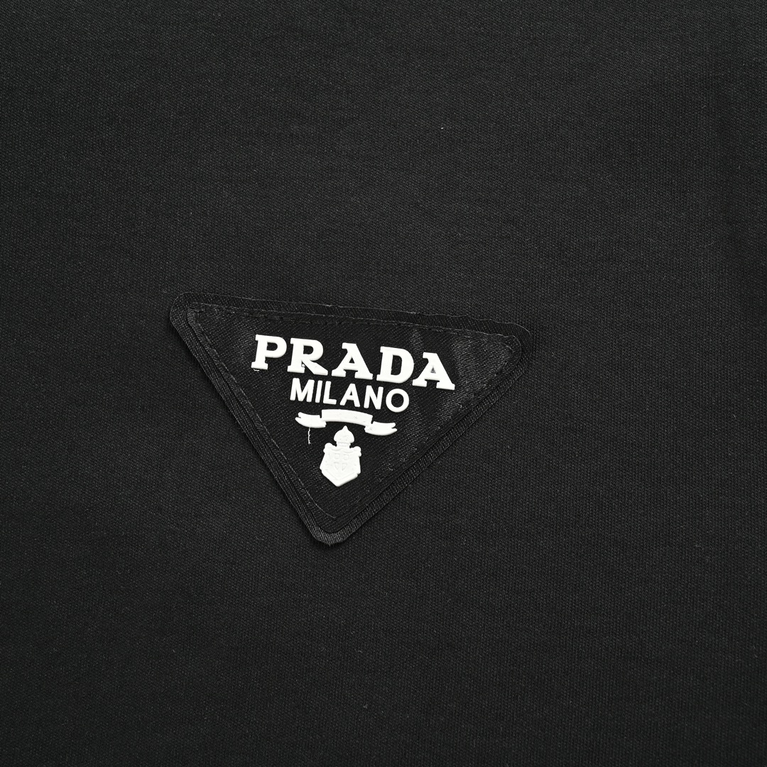 Prada/普拉达 24ss 三角布标短袖