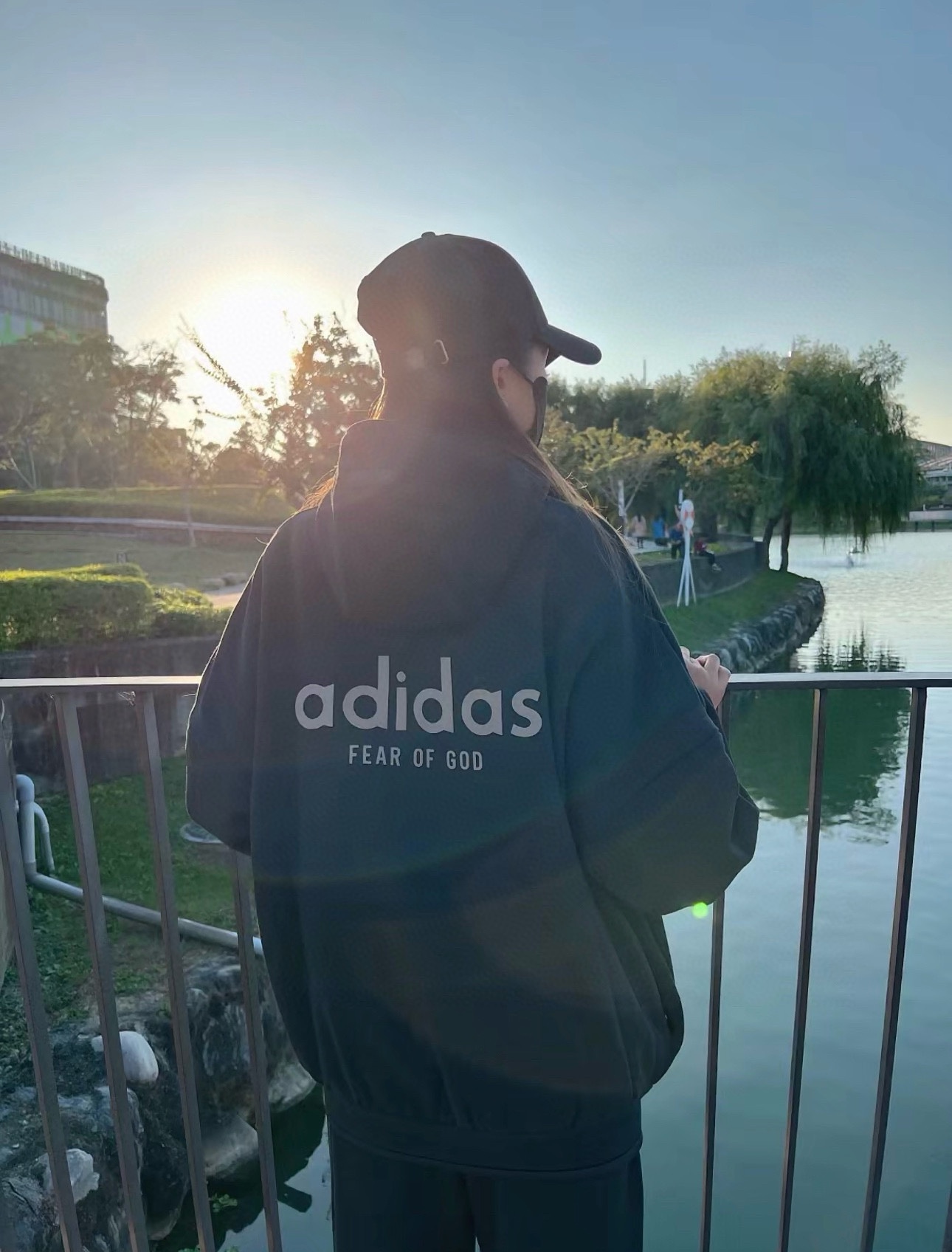 AdidasFog co-branded webbing pants upper body effect