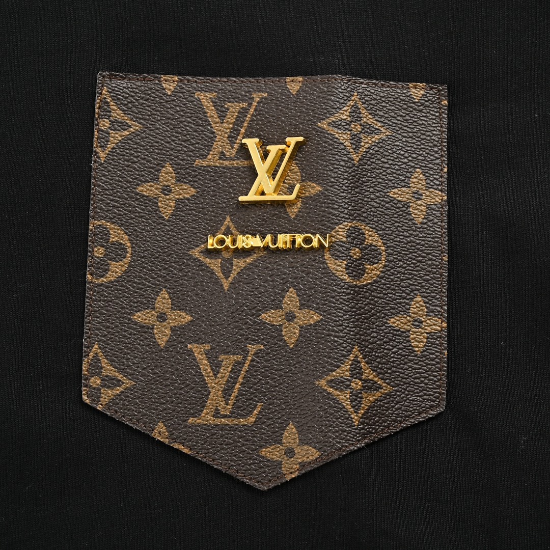 Louis Vuitton/路易威登 24ss 老花皮标假口袋短袖