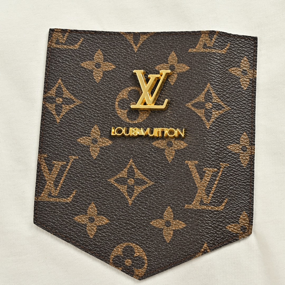 Louis Vuitton/路易威登 24ss 老花皮标假口袋短袖