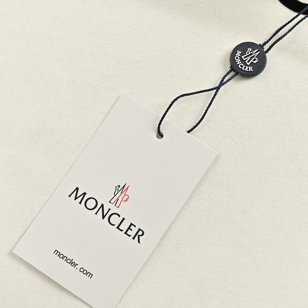 Moncler/蒙口 24ss 植绒字母logo短袖 采用32S双纱平纹