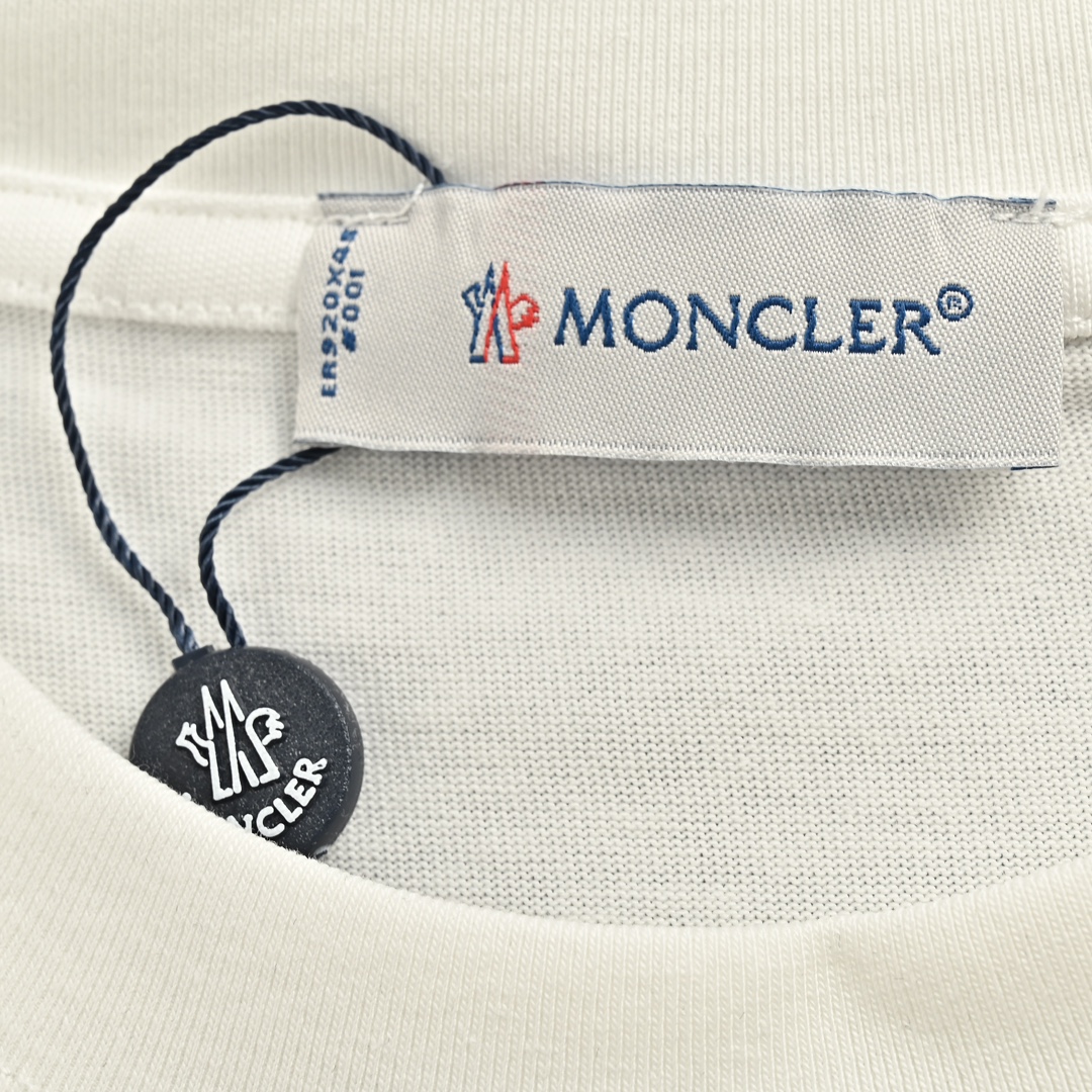 Moncler/蒙口 24ss 植绒字母logo短袖 采用32S双纱平纹