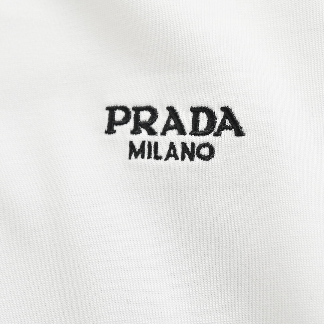 Prada/普拉达 24ss 刺绣字母小标短袖