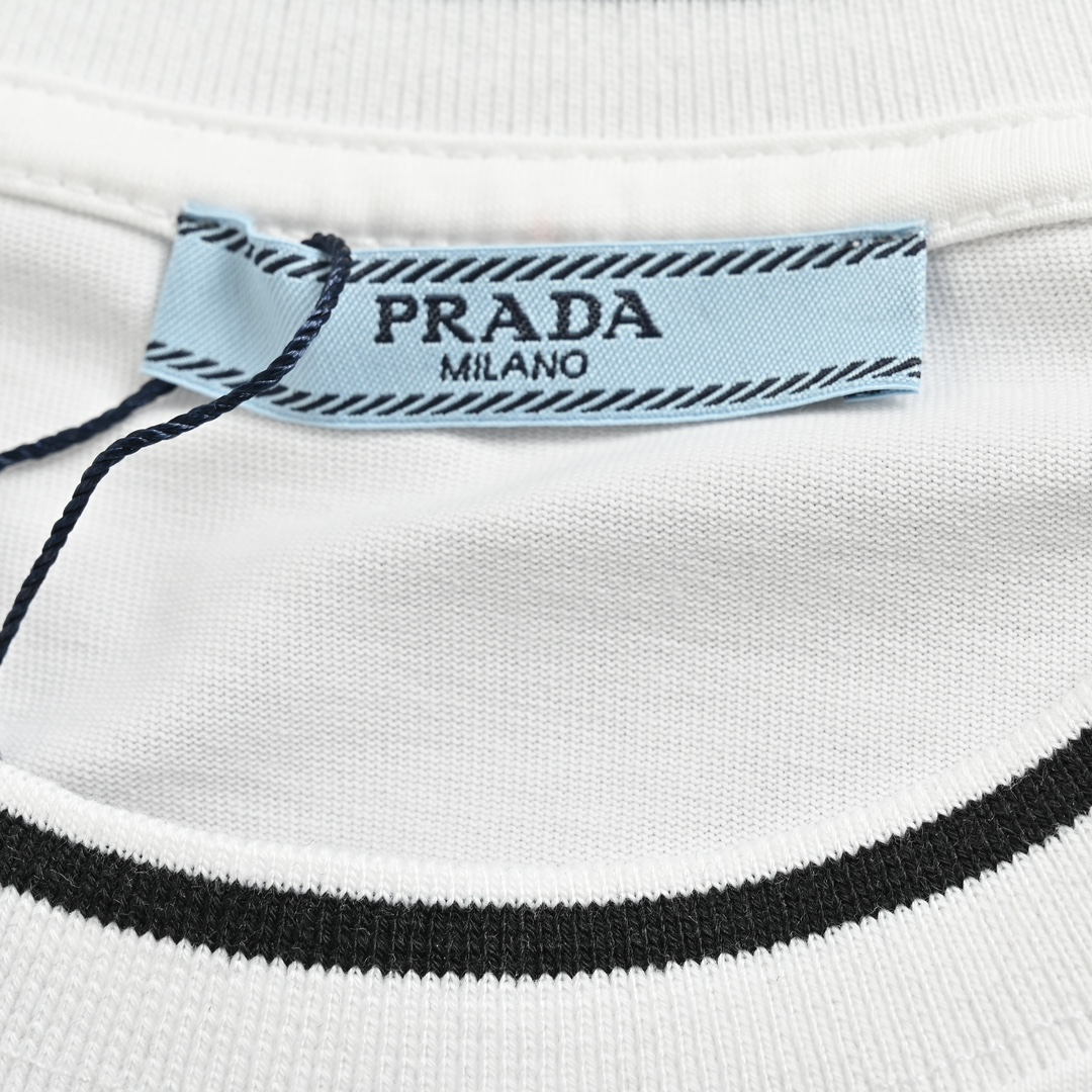 Prada/普拉达 24ss 刺绣字母小标短袖