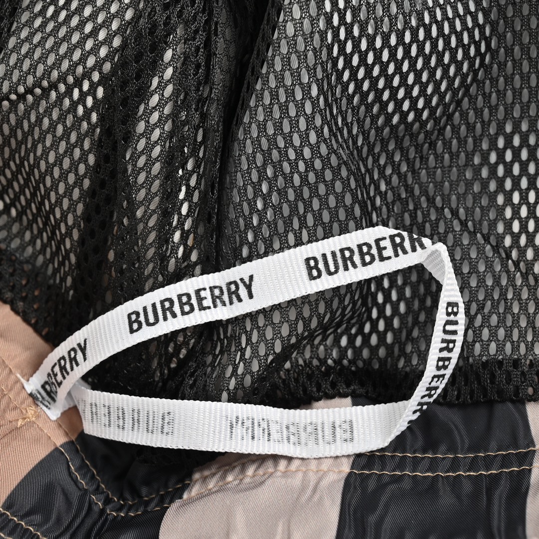 Burberry/巴宝莉 条纹格子沙滩短裤 夏季渠道限定沙滩短裤