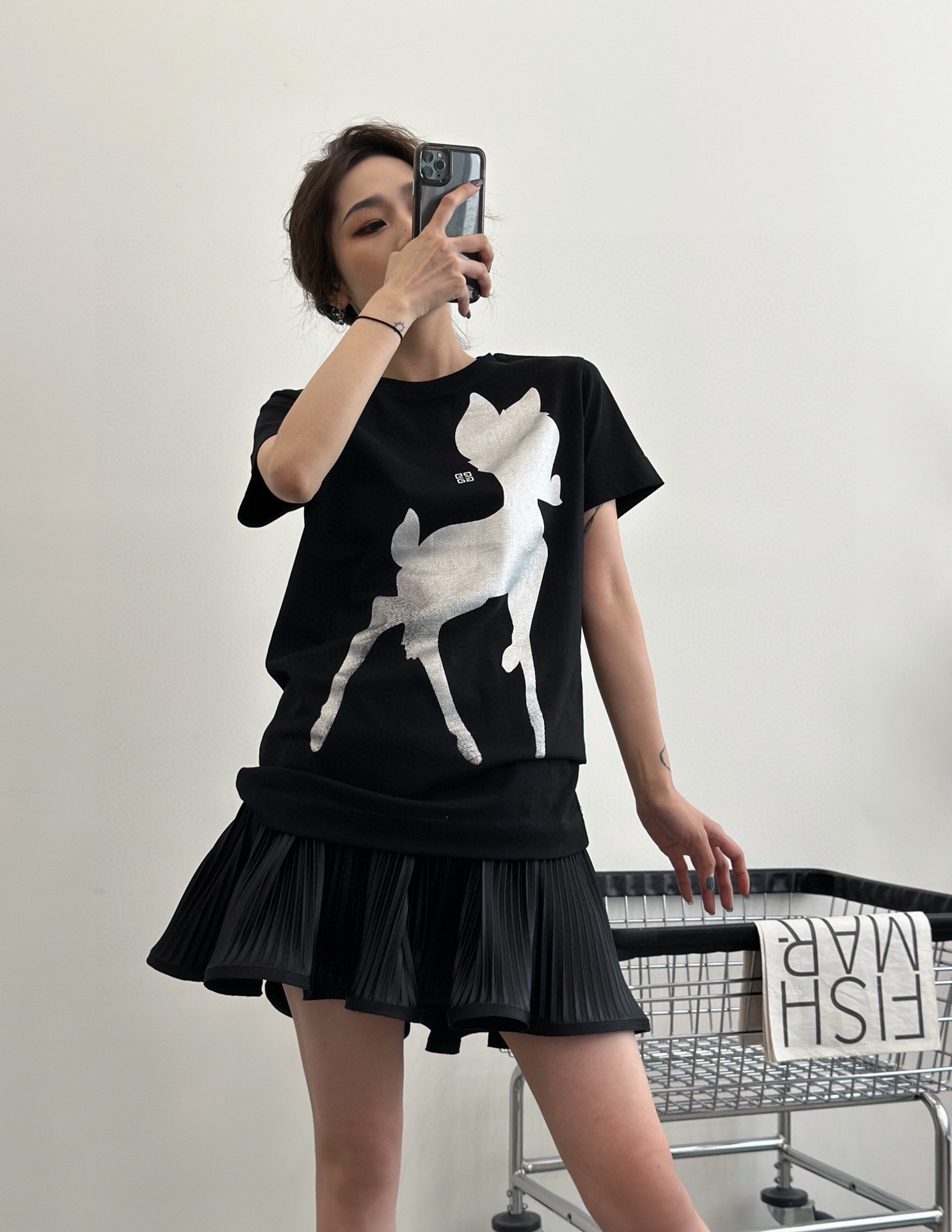 GIVENCHYGIVENCHY 23ss hot silver deer short sleeve upper body effect