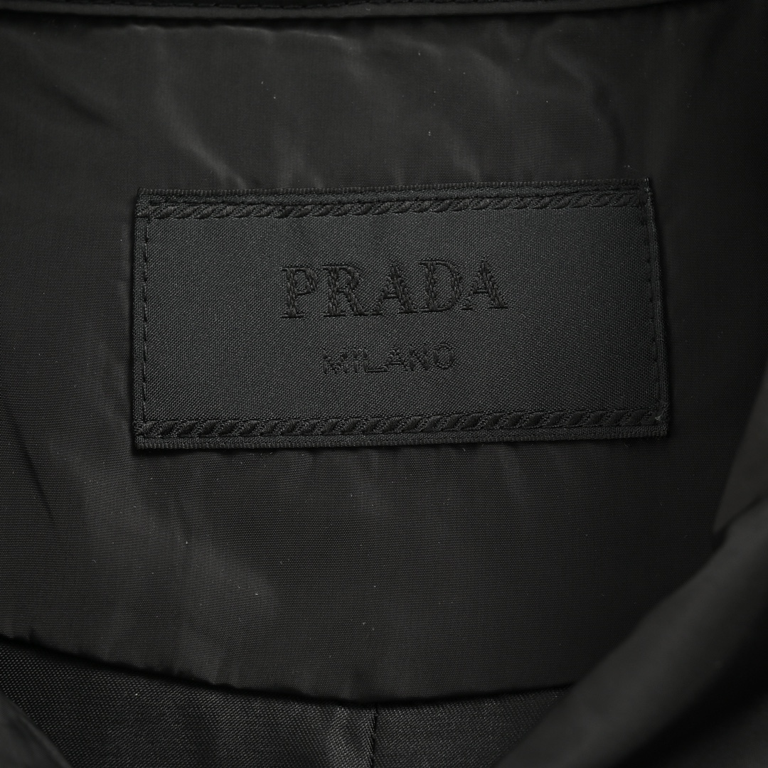 Prada /普拉达 经典口袋三角标拉链夹克外套