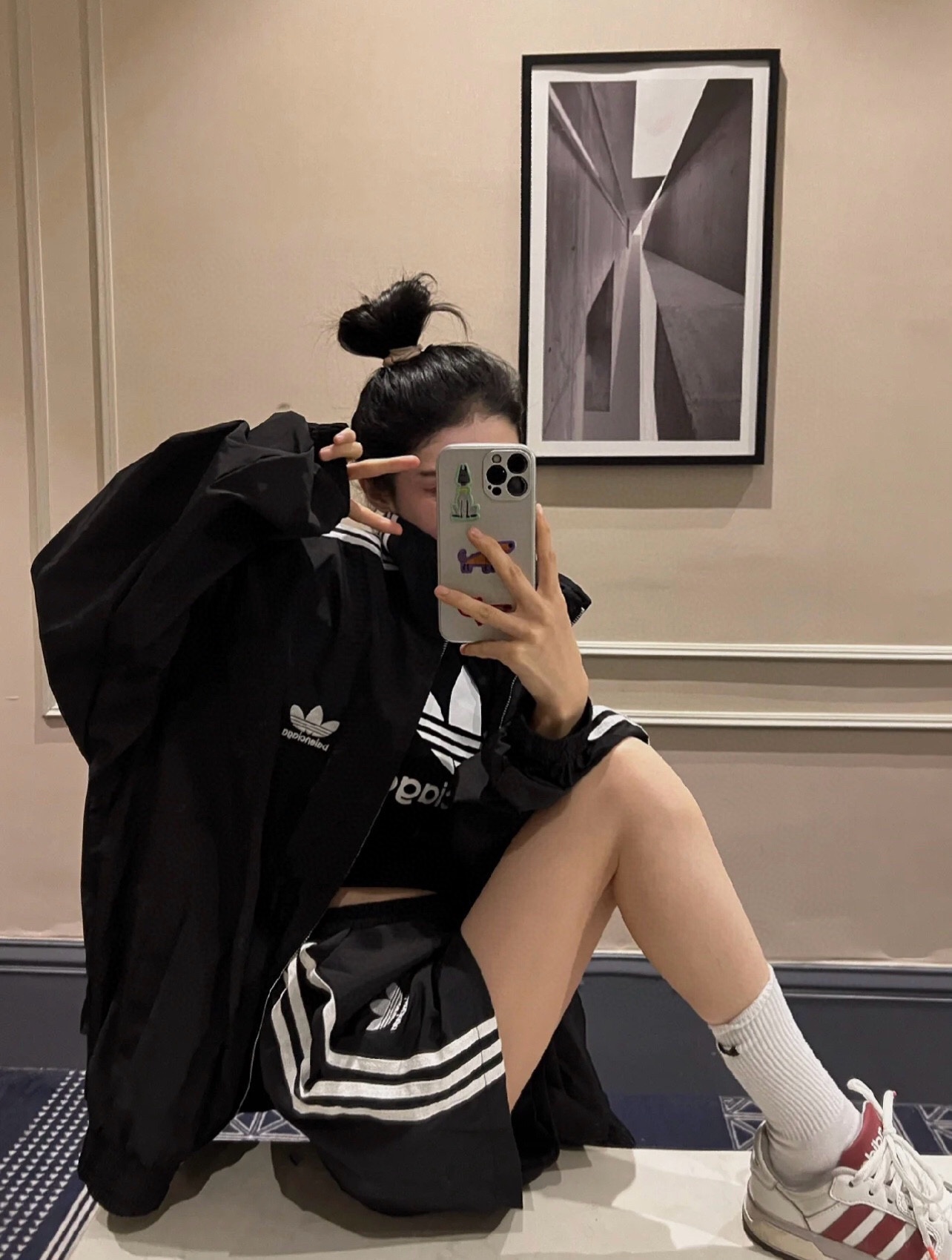 Balenciaga Adidas co-branded embroidered clover shorts upper body effect