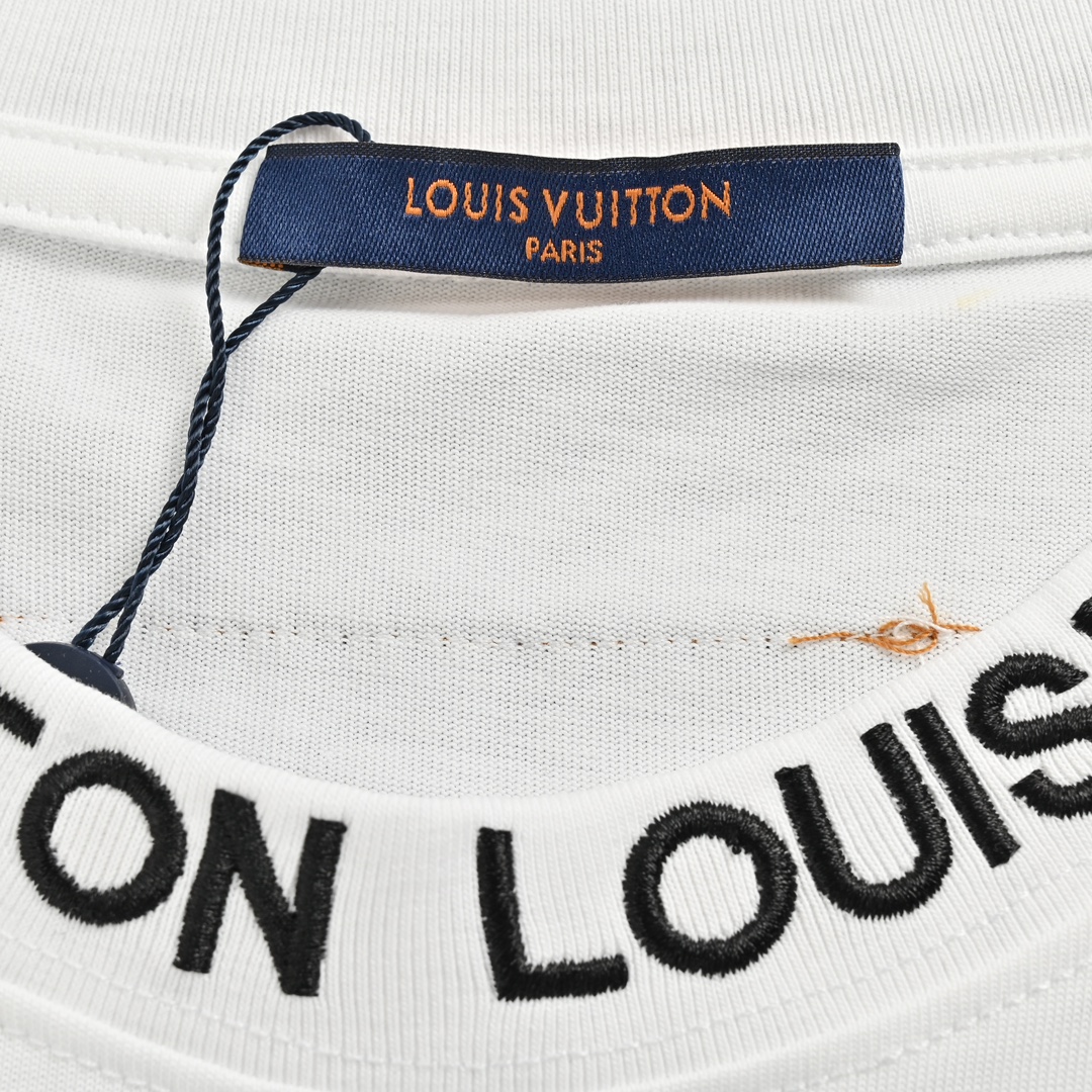 Louis Vuitton /路易威登 24ss 领口刺绣字母皮牌假口袋短袖